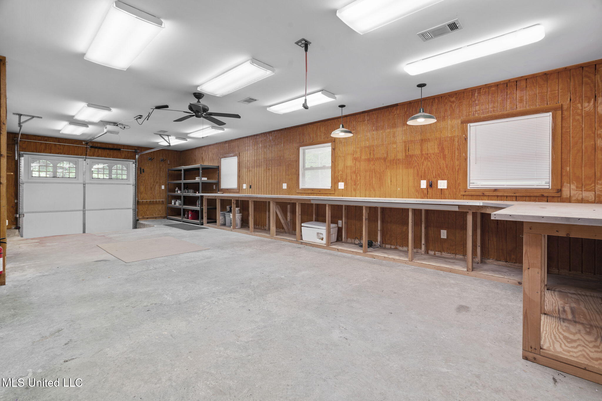 579 Snow Lake Drive Drive