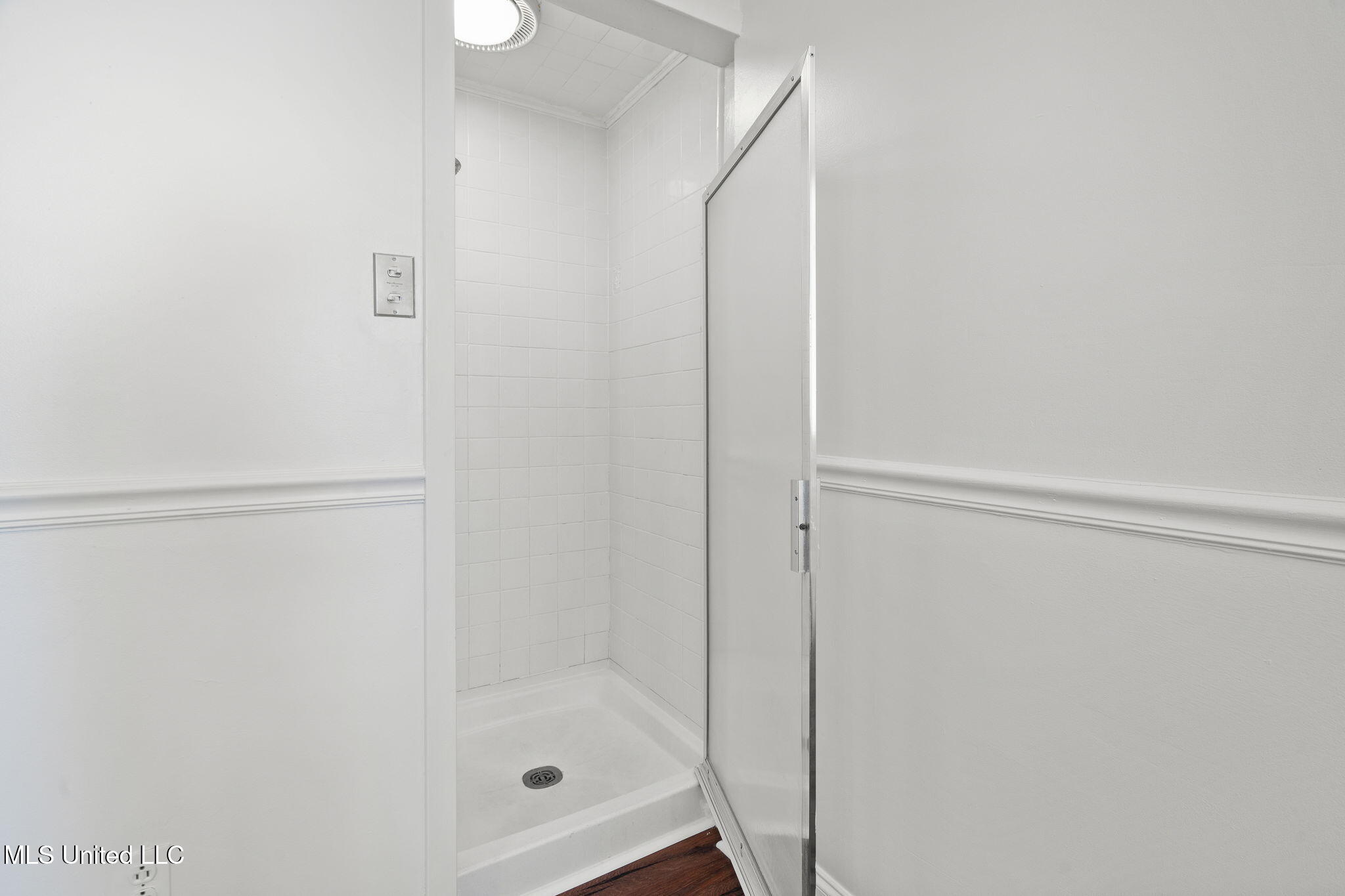 579 Snow Lake Drive Drive