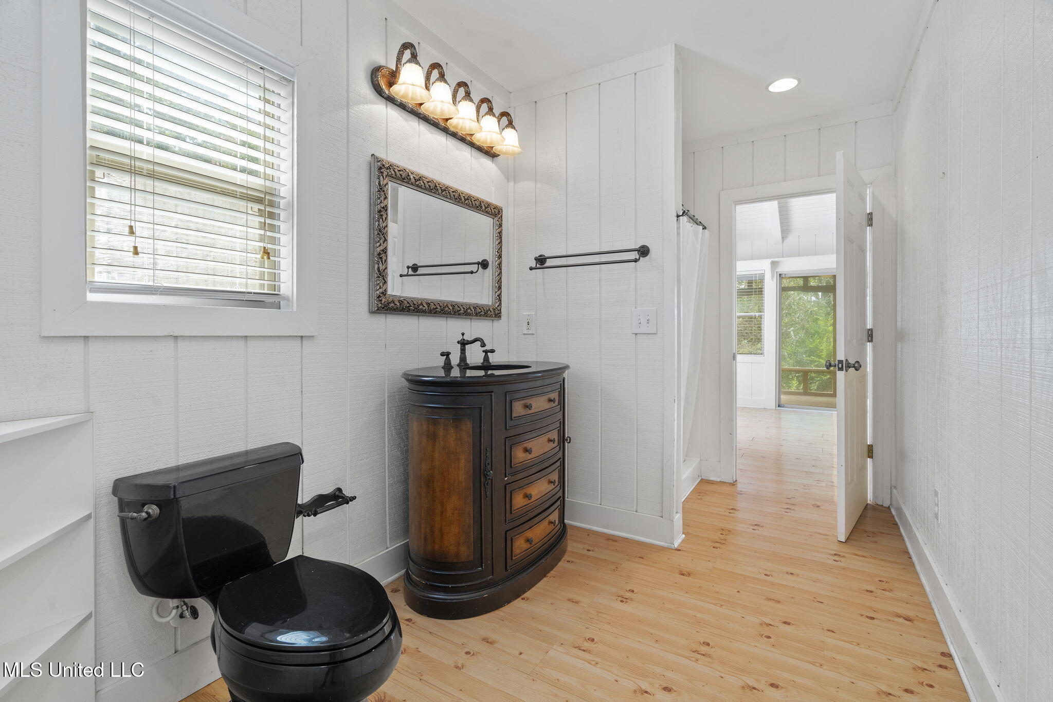 579 Snow Lake Drive Drive