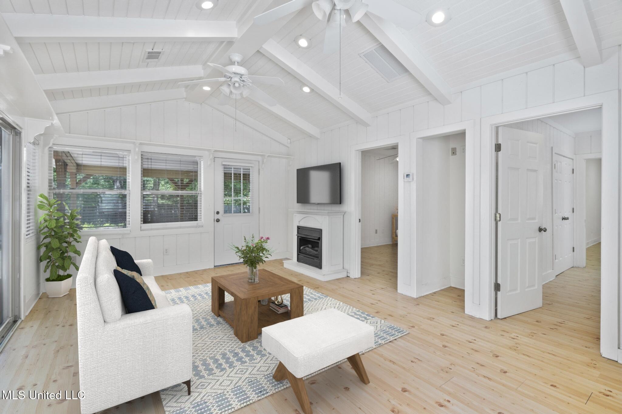 579 Snow Lake Drive Drive