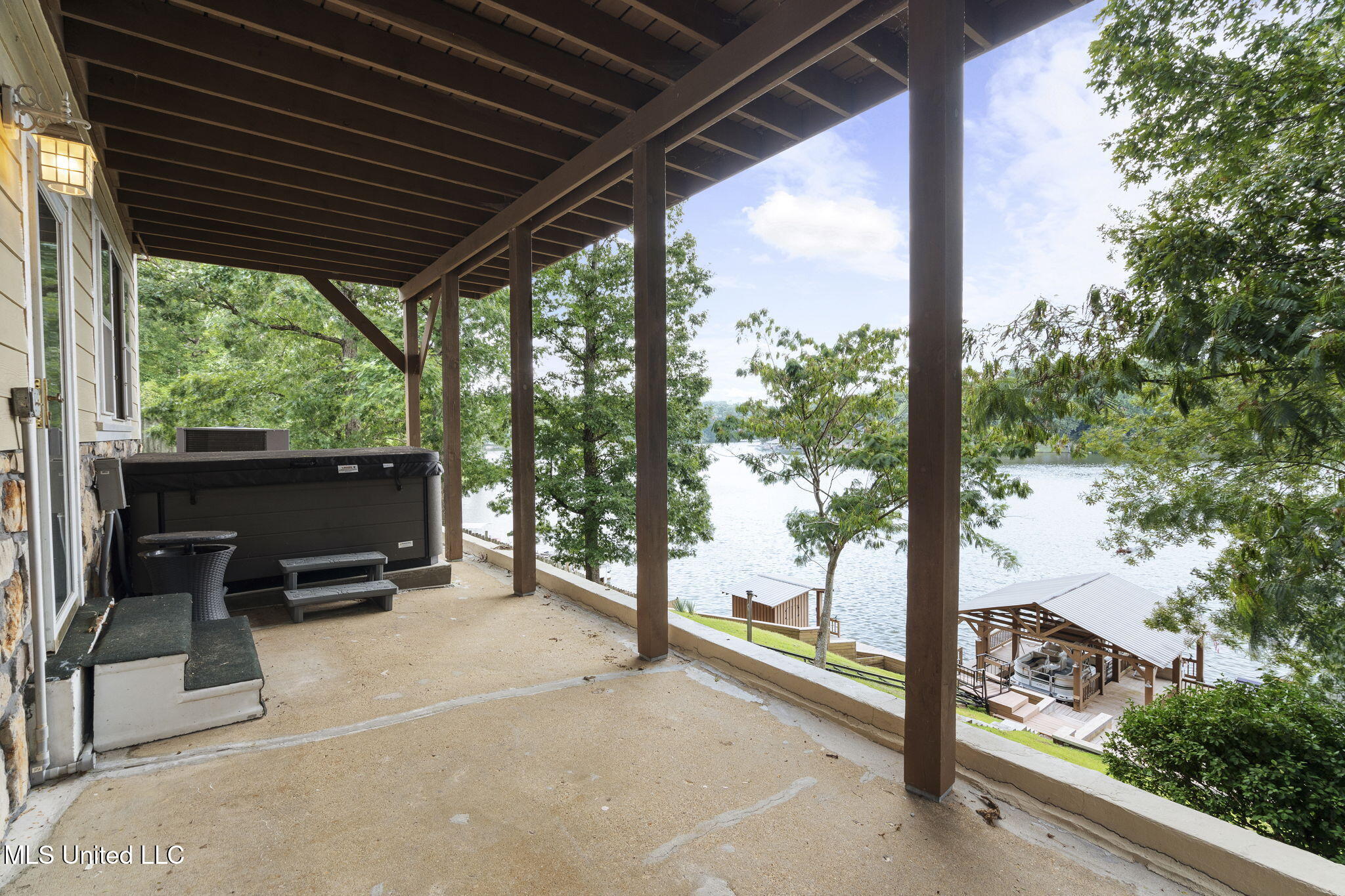 579 Snow Lake Drive Drive