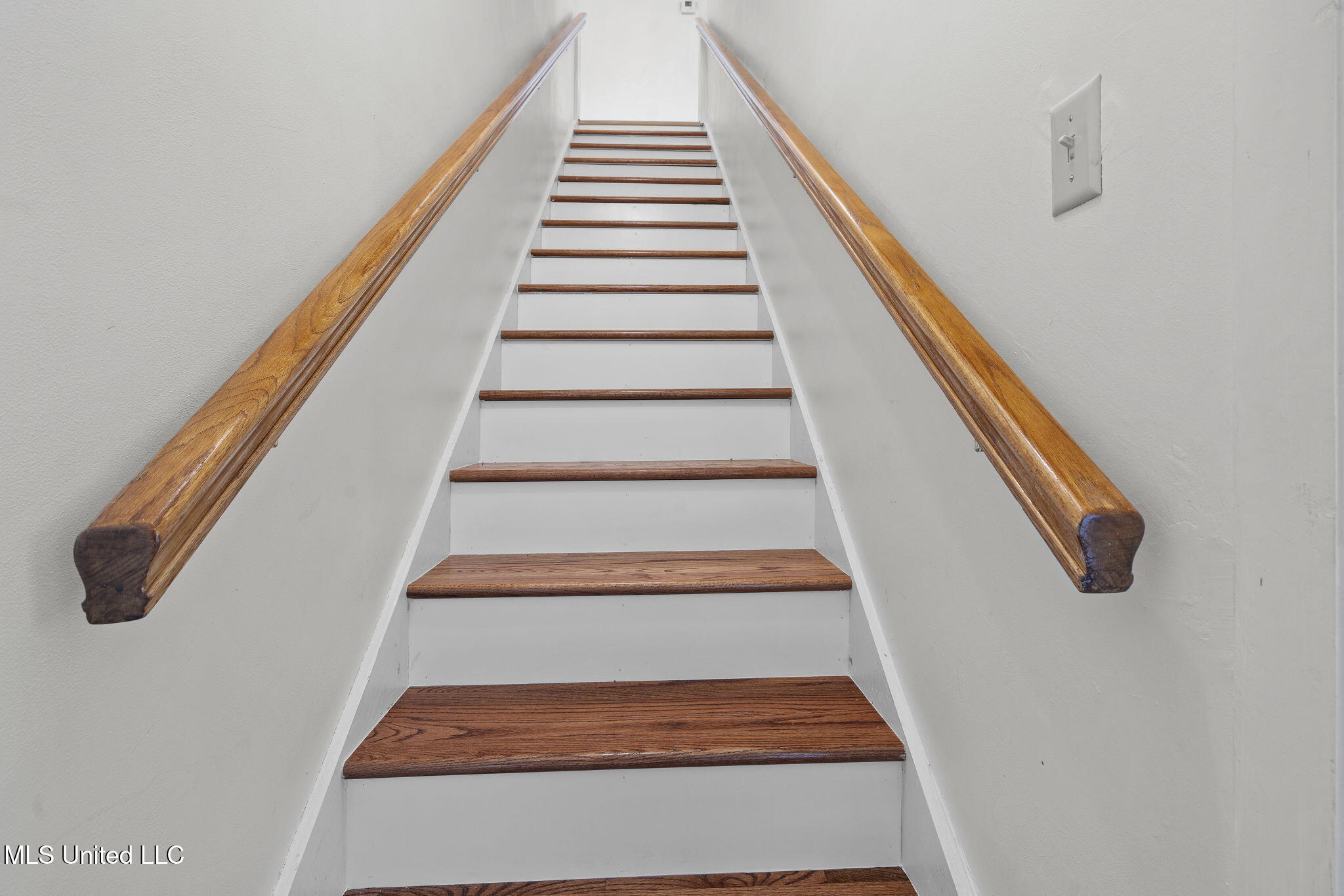 579 Snow Lake Drive Drive