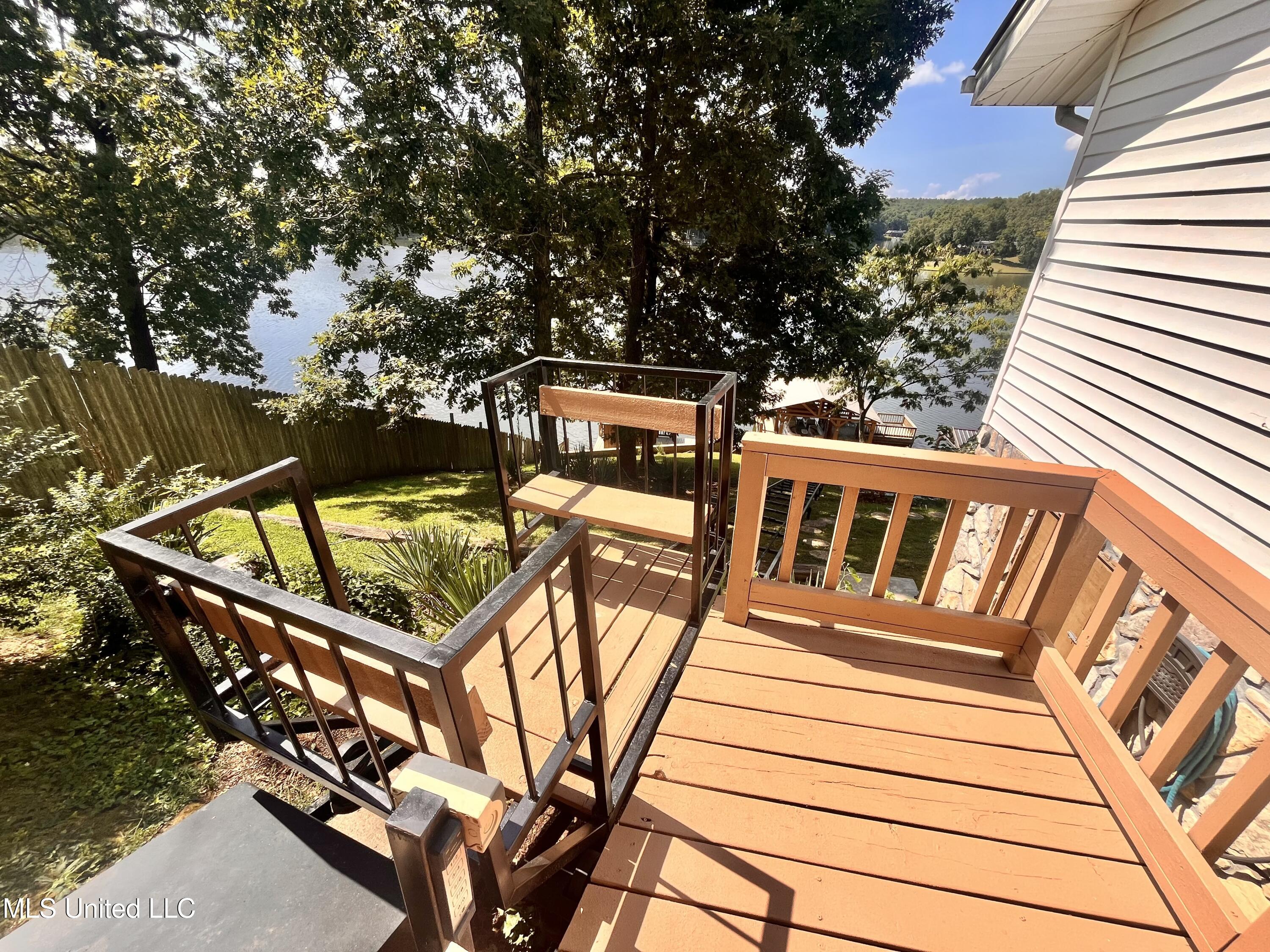 579 Snow Lake Drive Drive