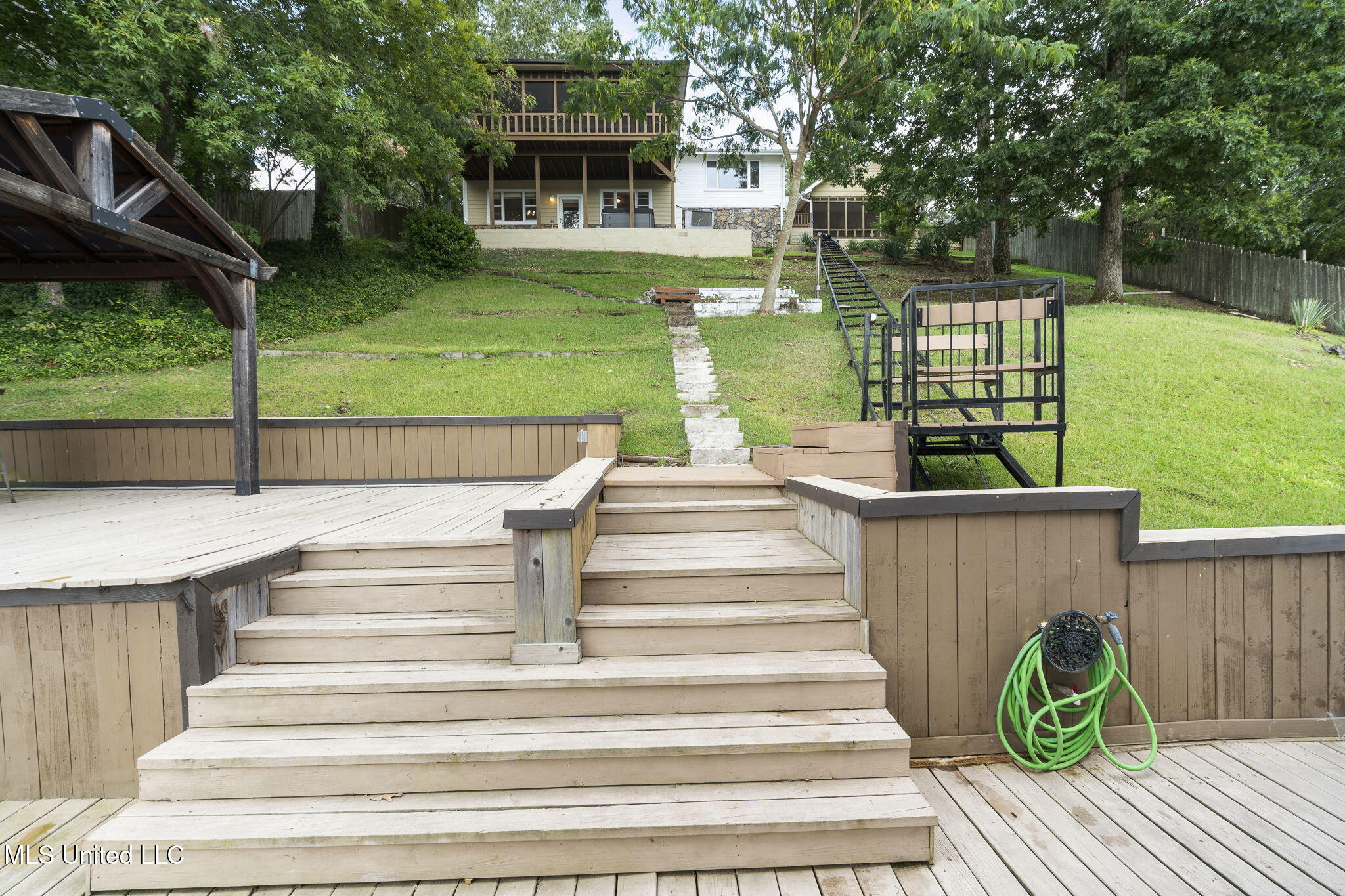 579 Snow Lake Drive Drive