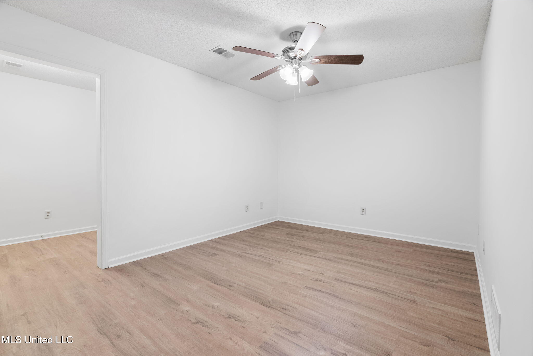 33 W Foxwood Circle, W