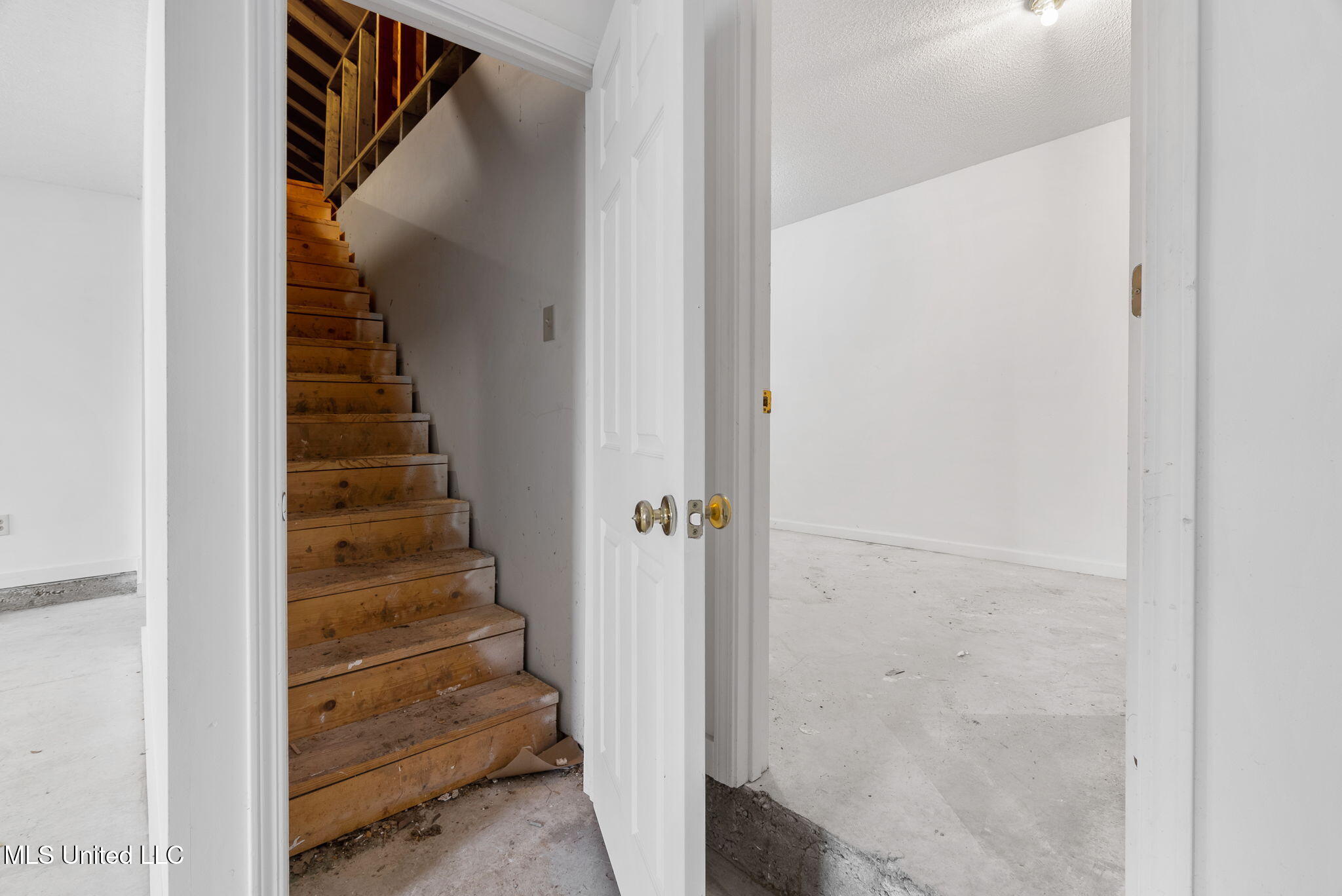 33 W Foxwood Circle, W