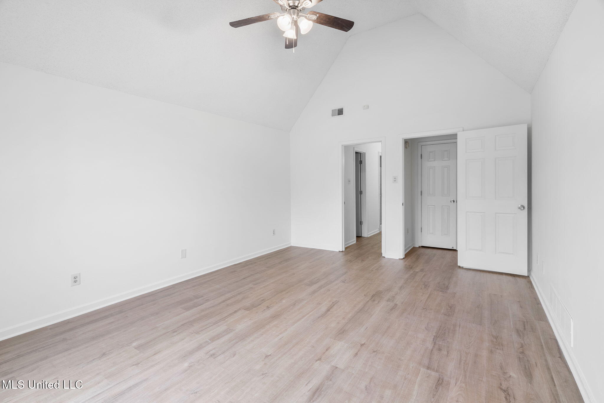 33 W Foxwood Circle, W