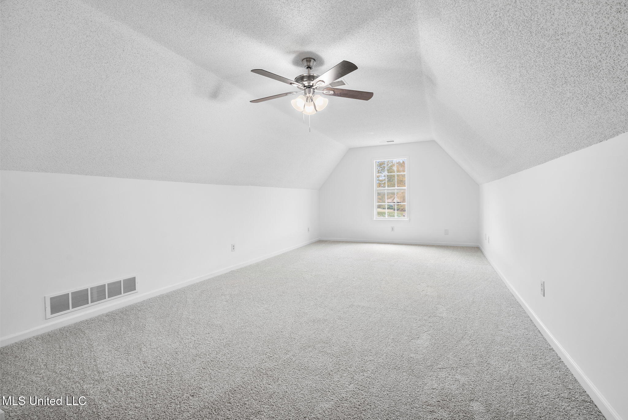 33 W Foxwood Circle, W