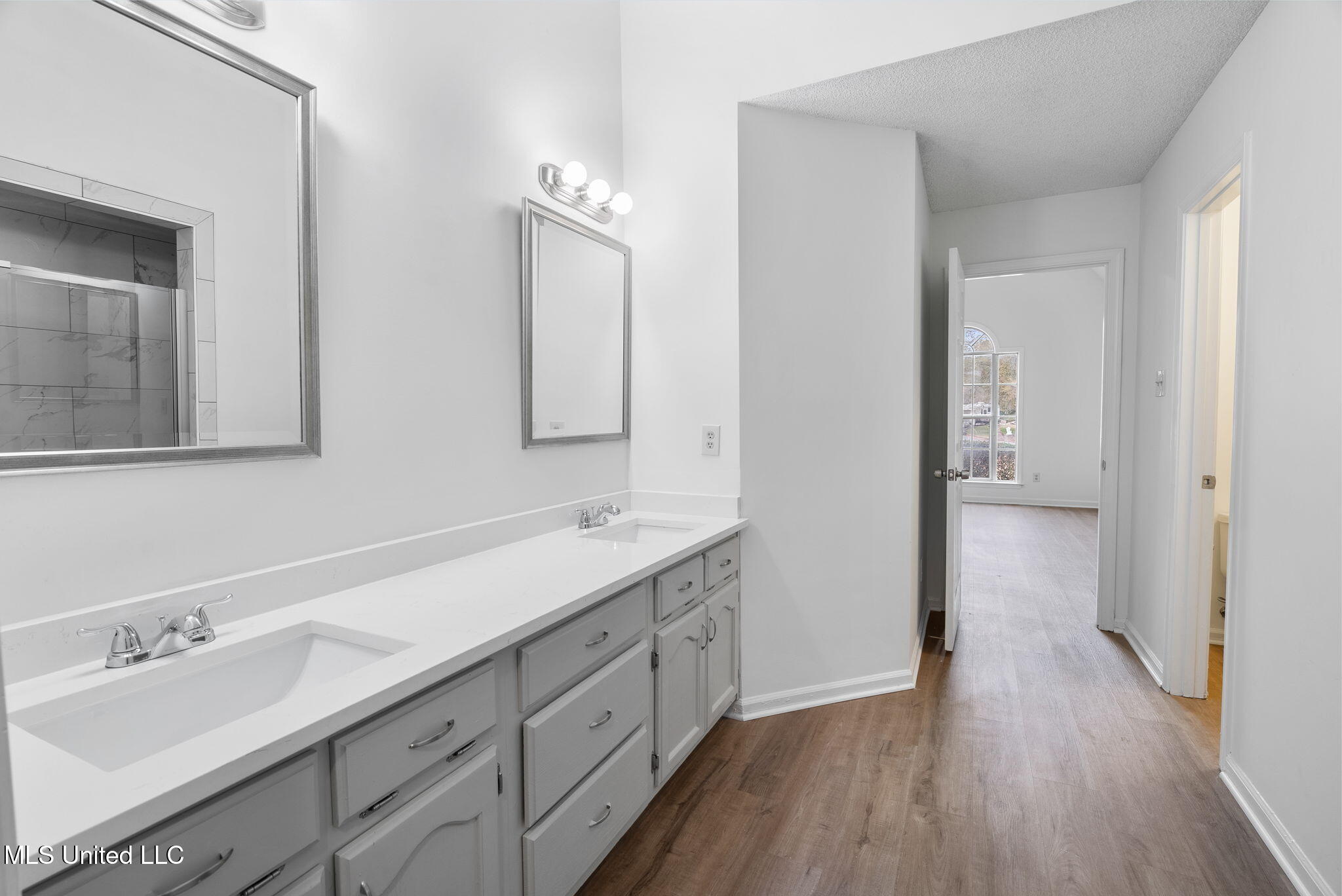 33 W Foxwood Circle, W