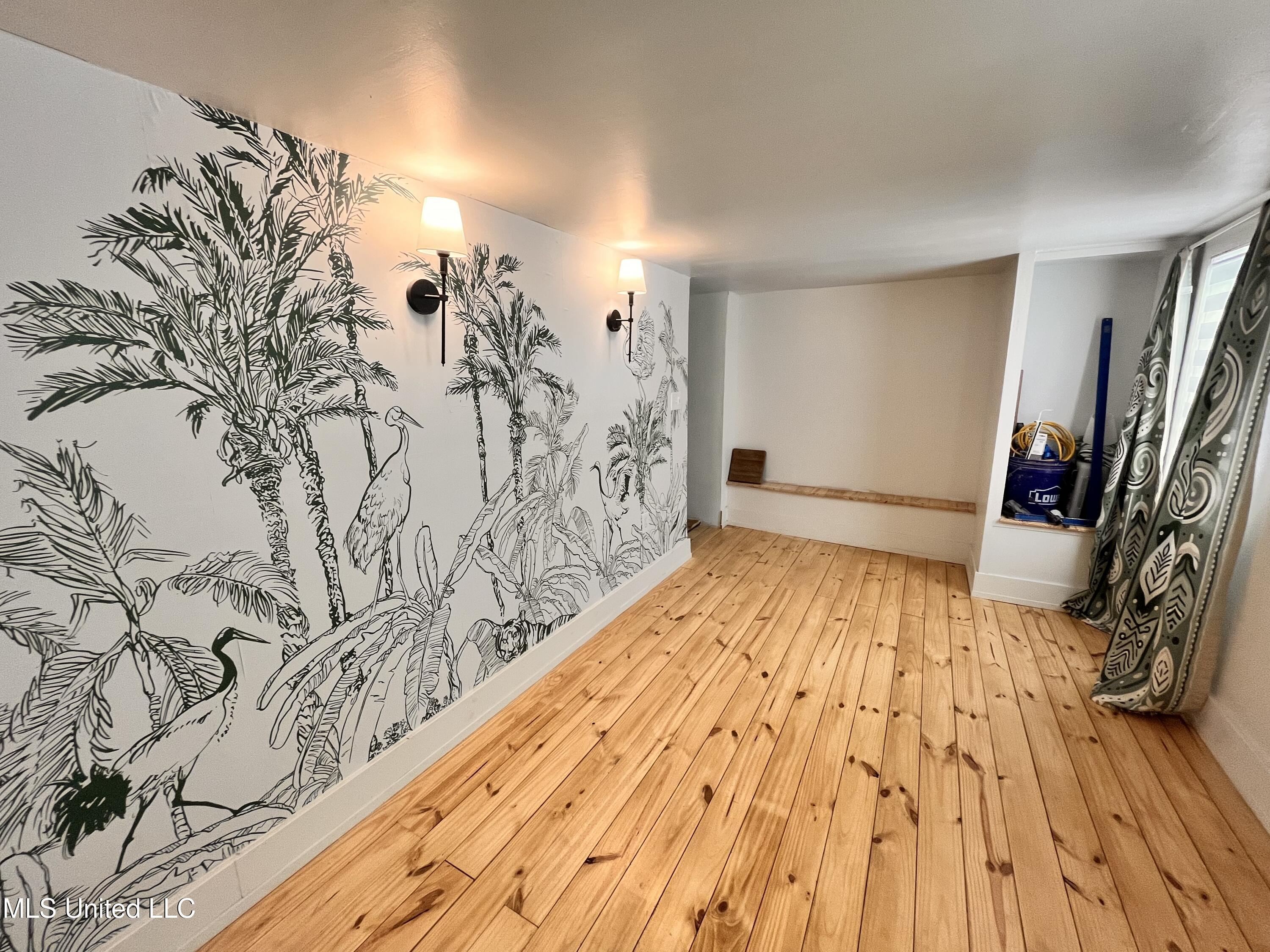 435 E College Avenue