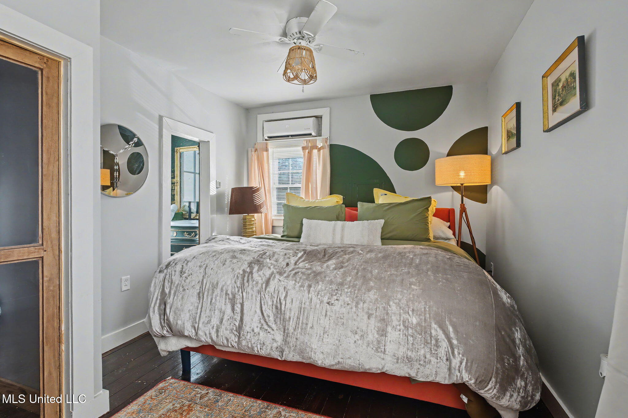 435 E College Avenue