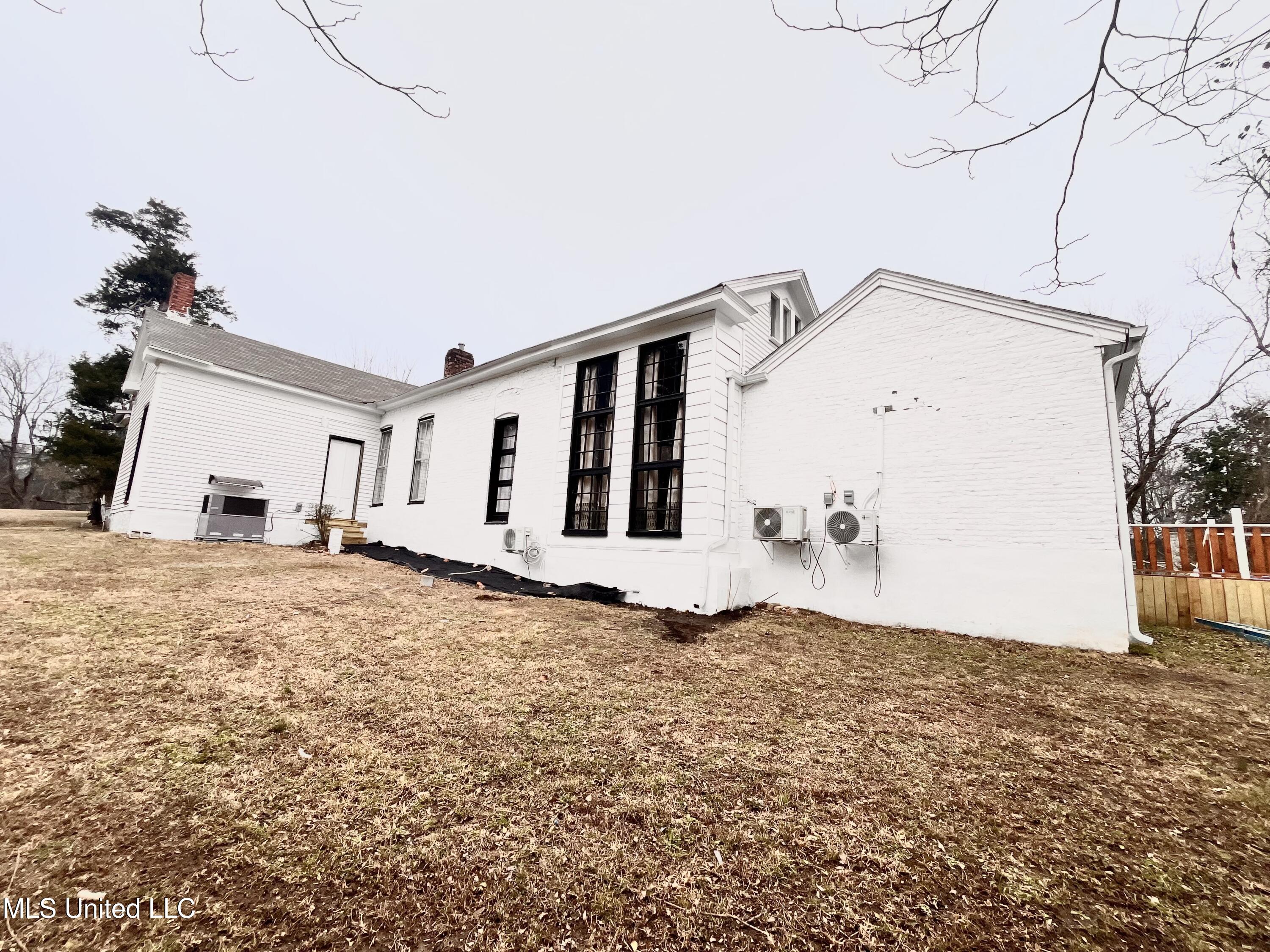 435 E College Avenue