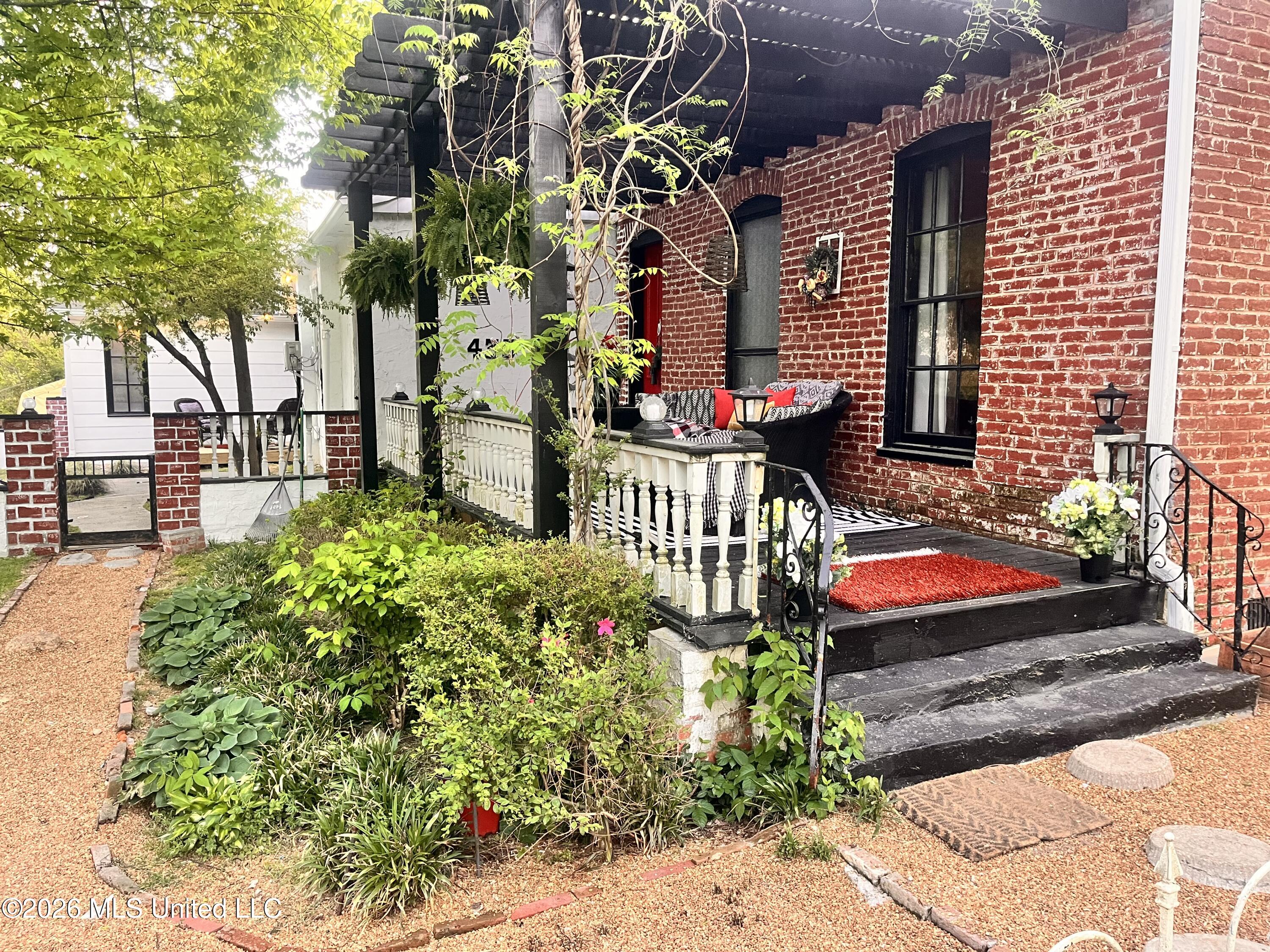 435 E College Avenue