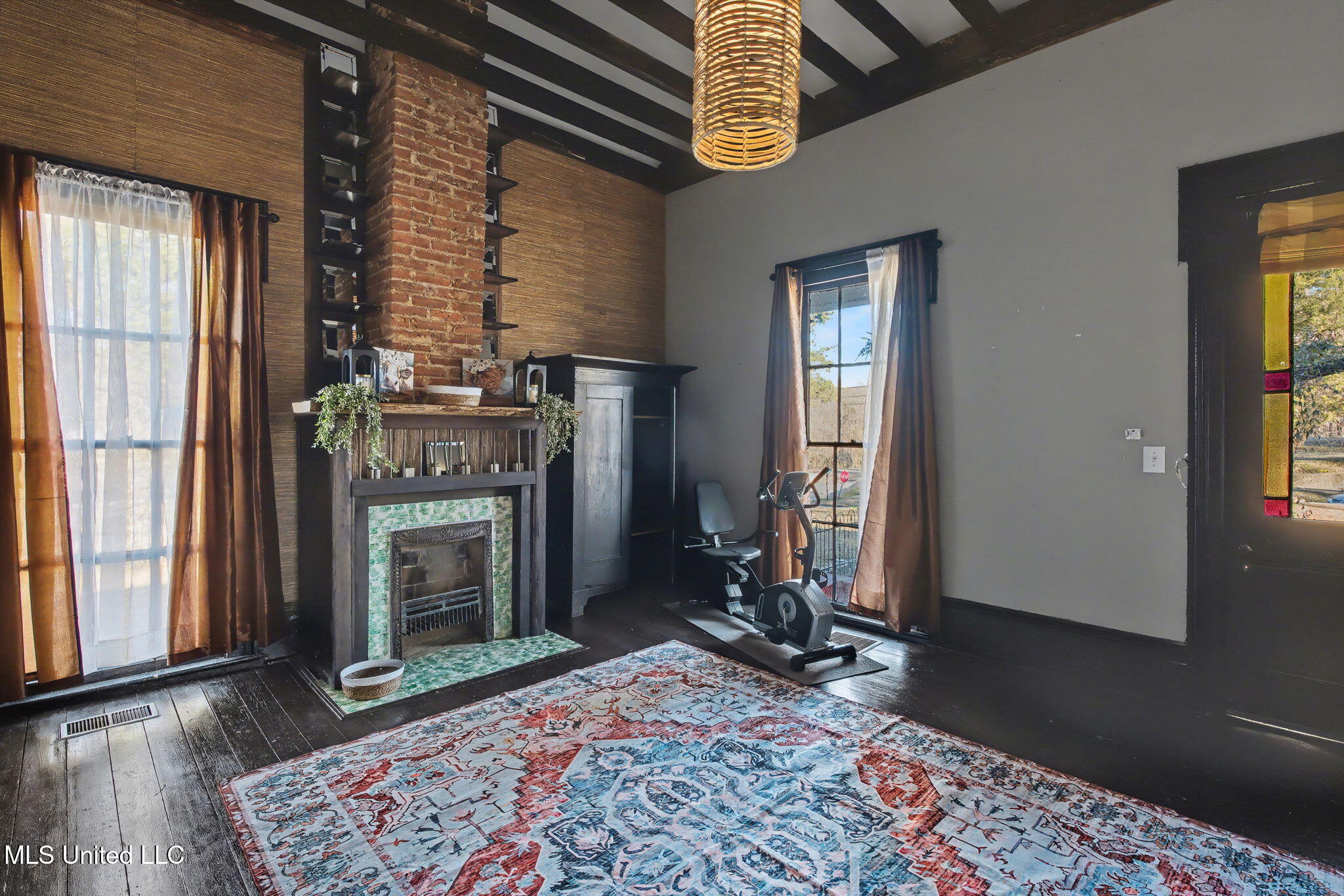 435 E College Avenue