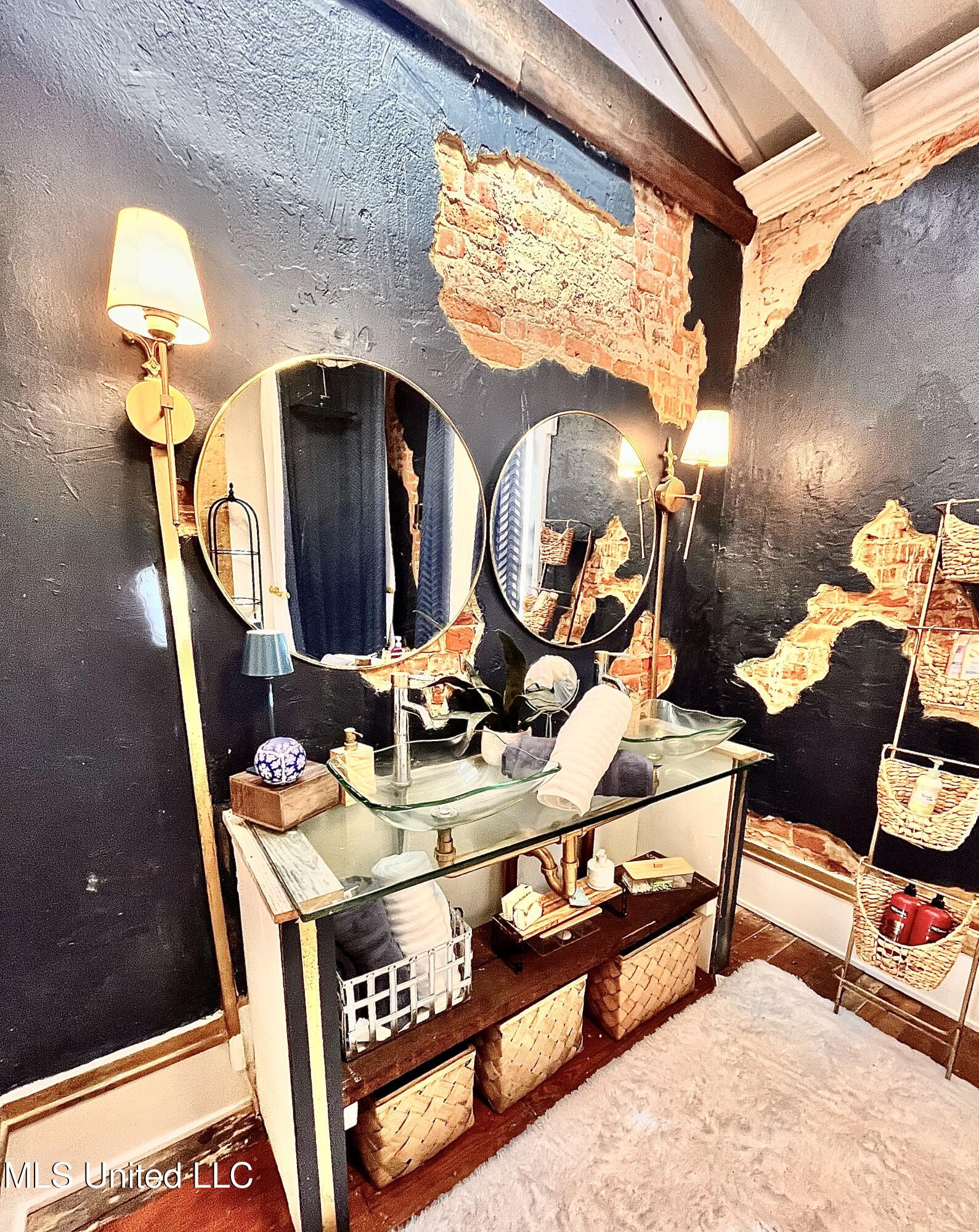 435 E College Avenue