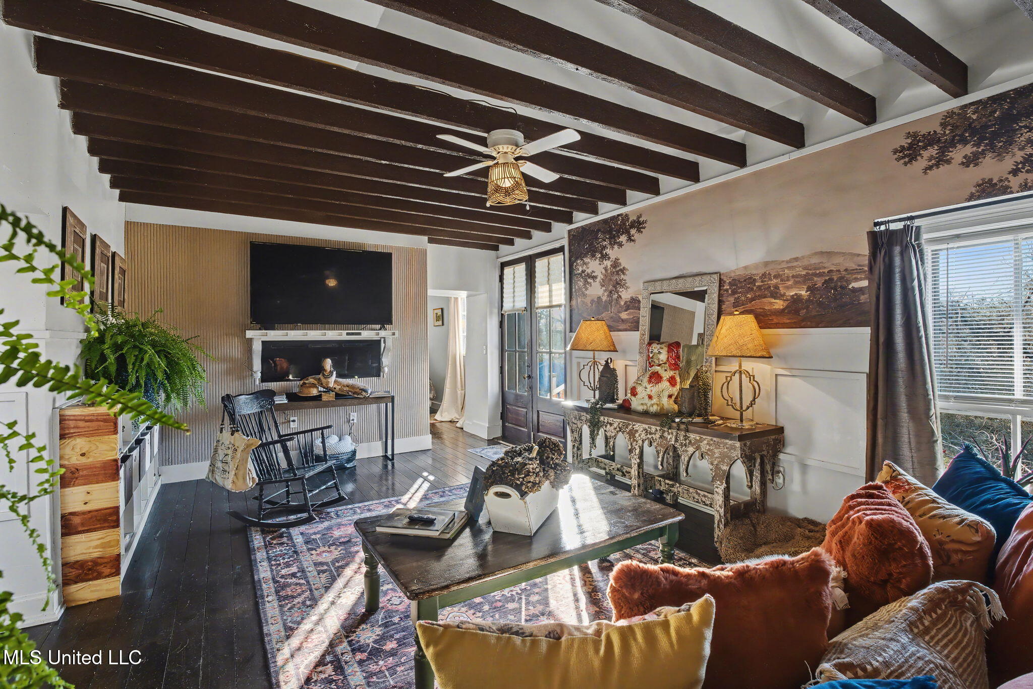 435 E College Avenue