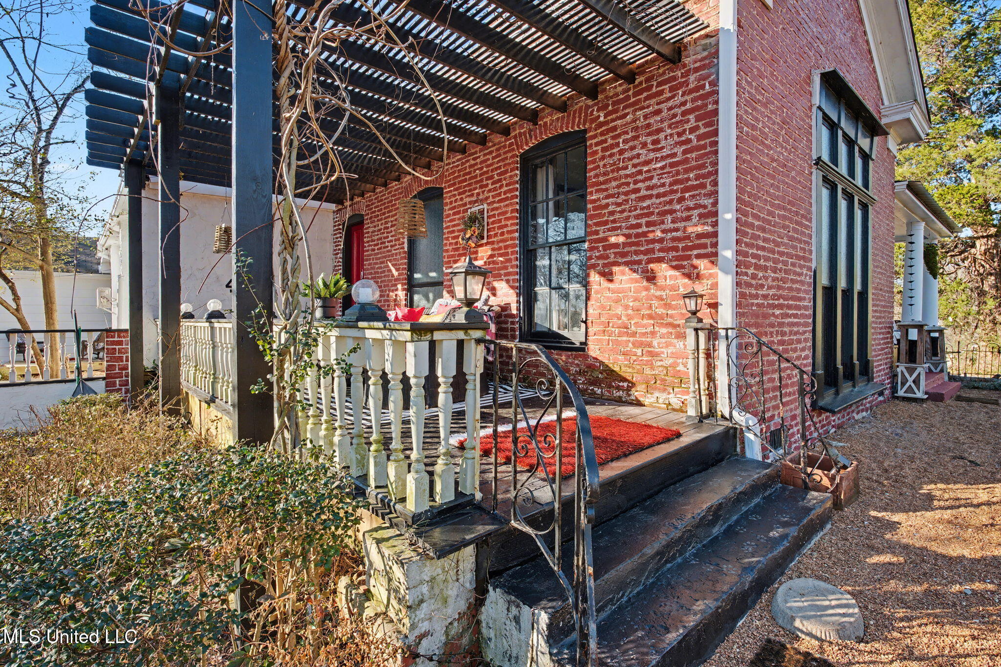 435 E College Avenue