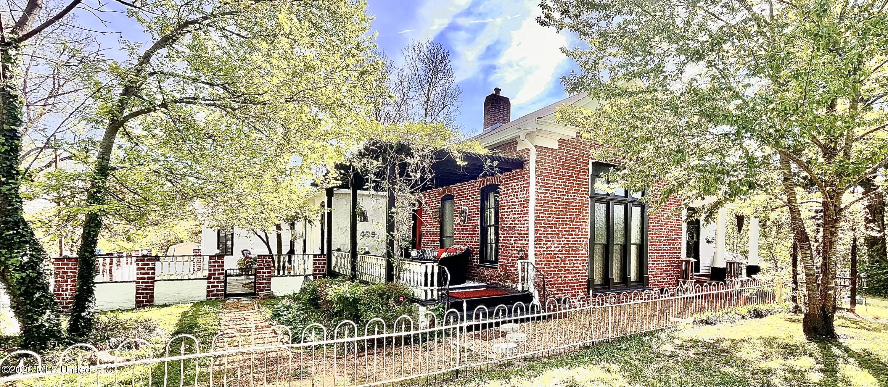 435 E College Avenue