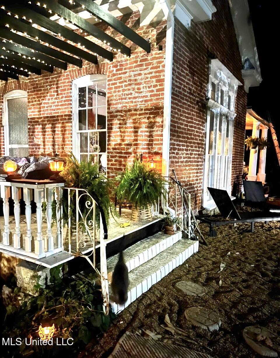 435 E College Avenue