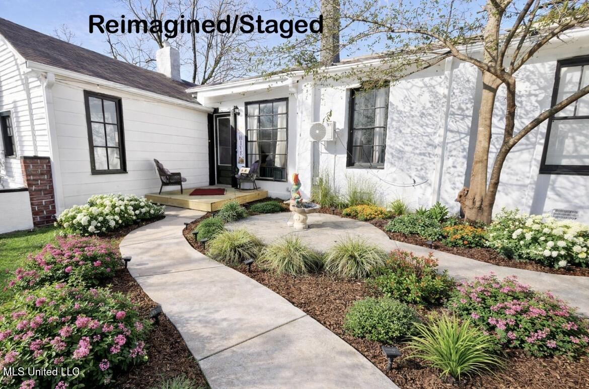 435 E College Avenue