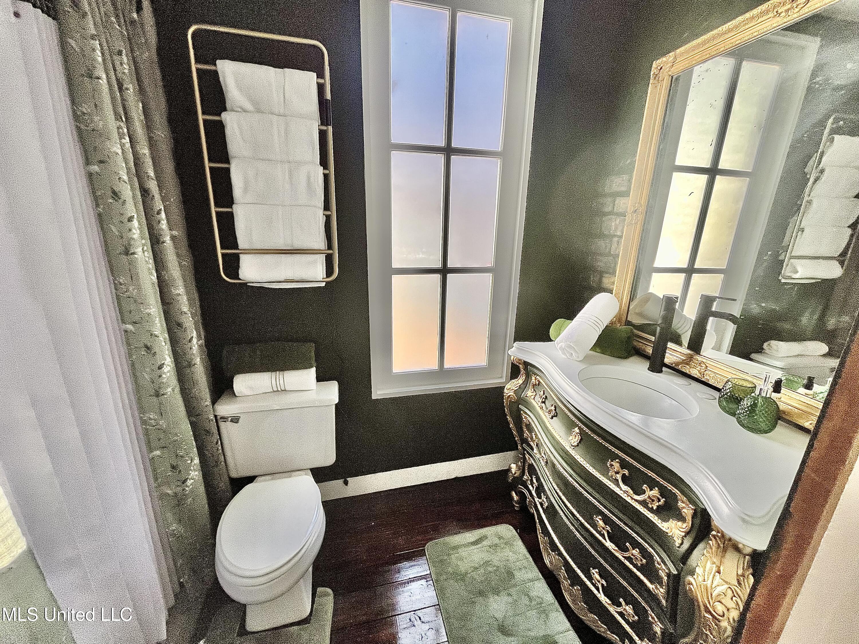 435 E College Avenue