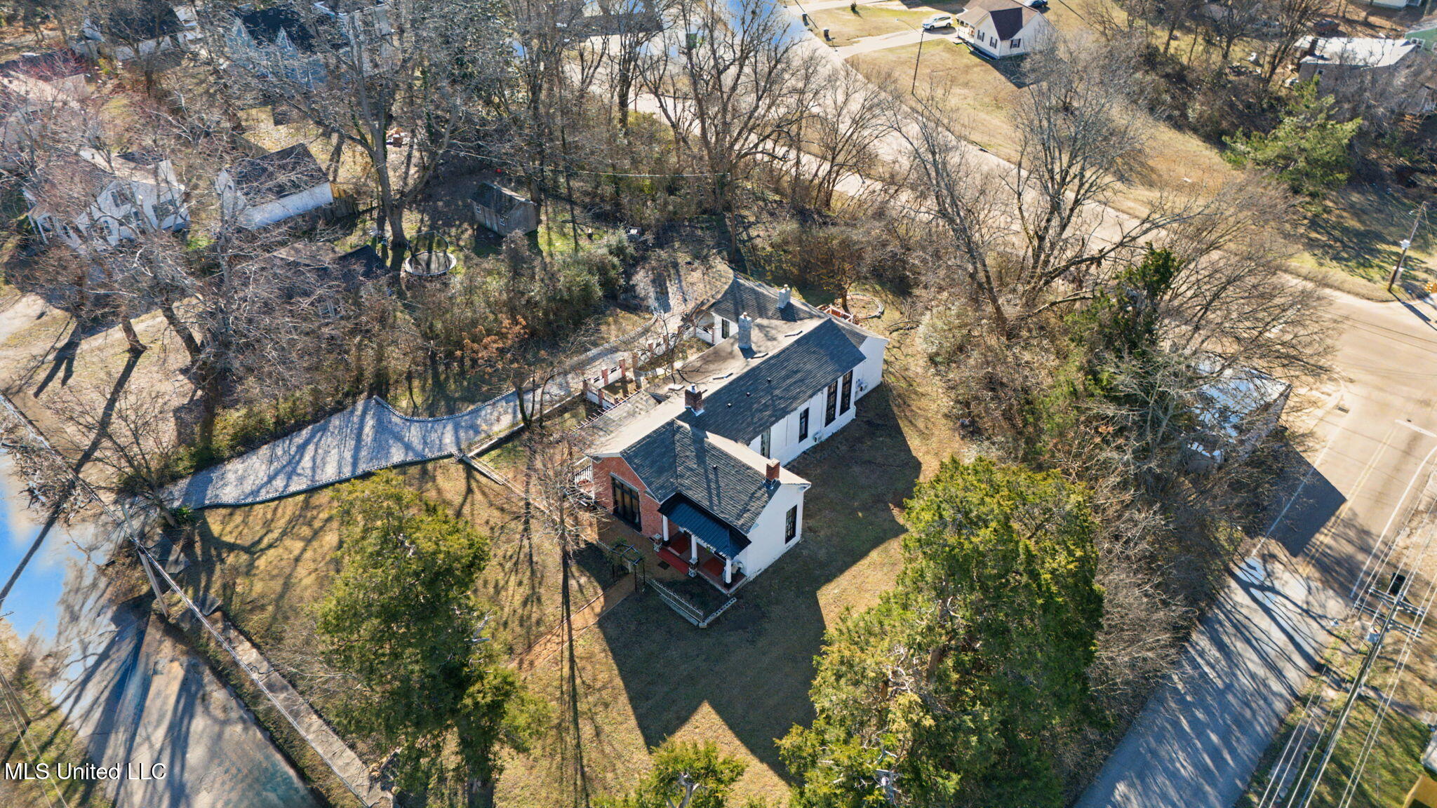 435 E College Avenue