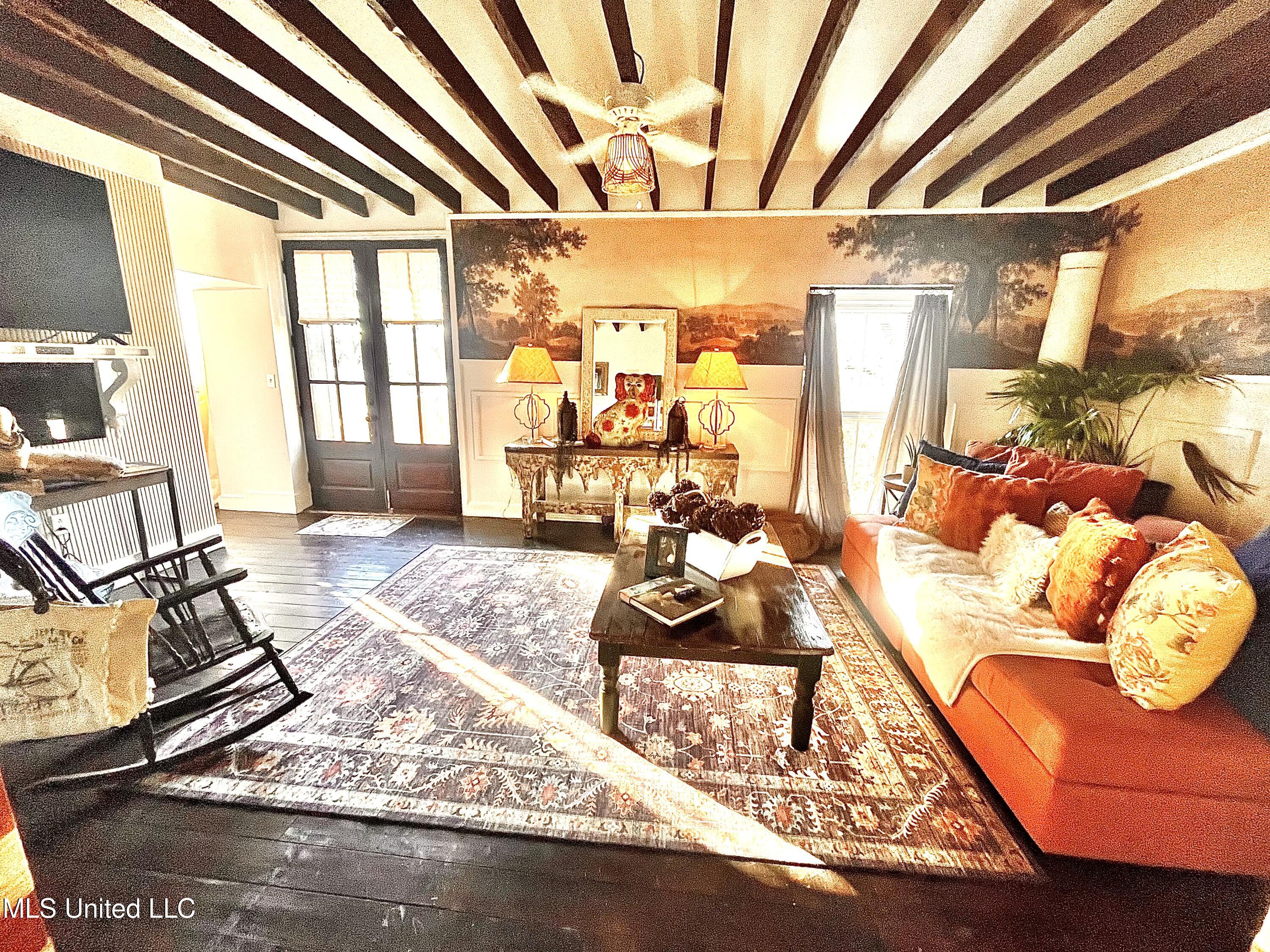 435 E College Avenue