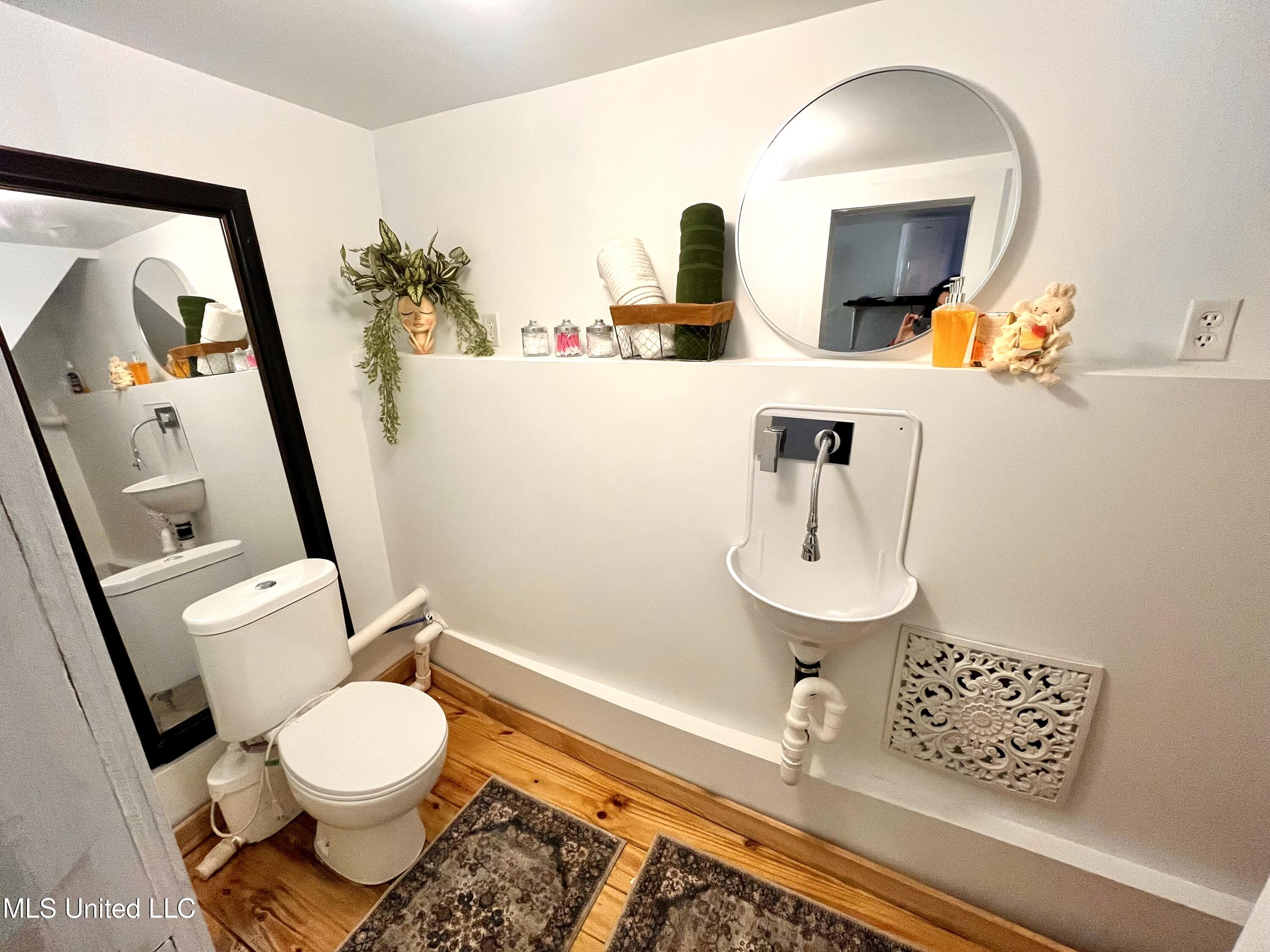 435 E College Avenue