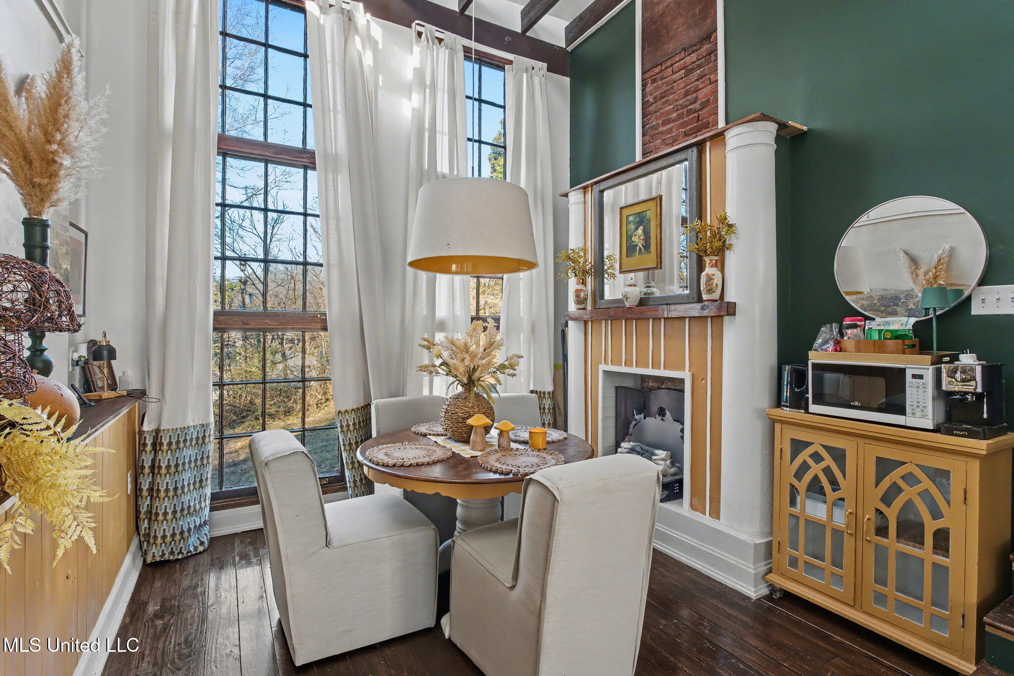 435 E College Avenue