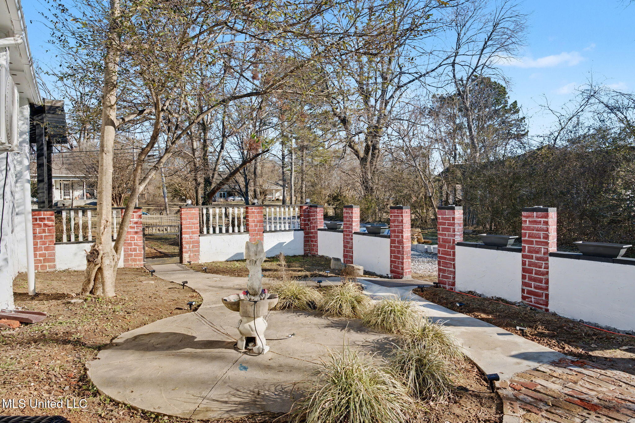 435 E College Avenue