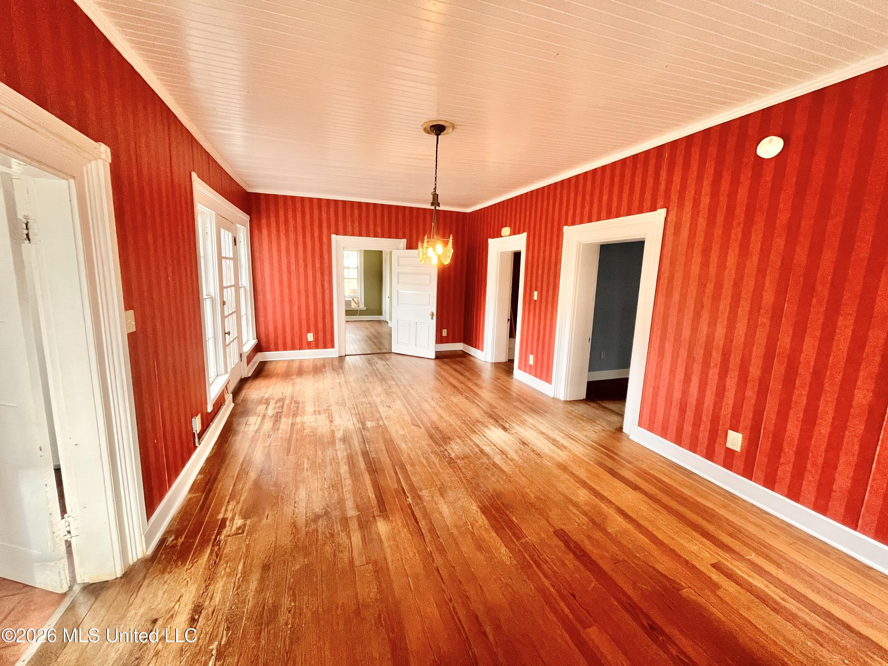 240 W Chulahoma Avenue