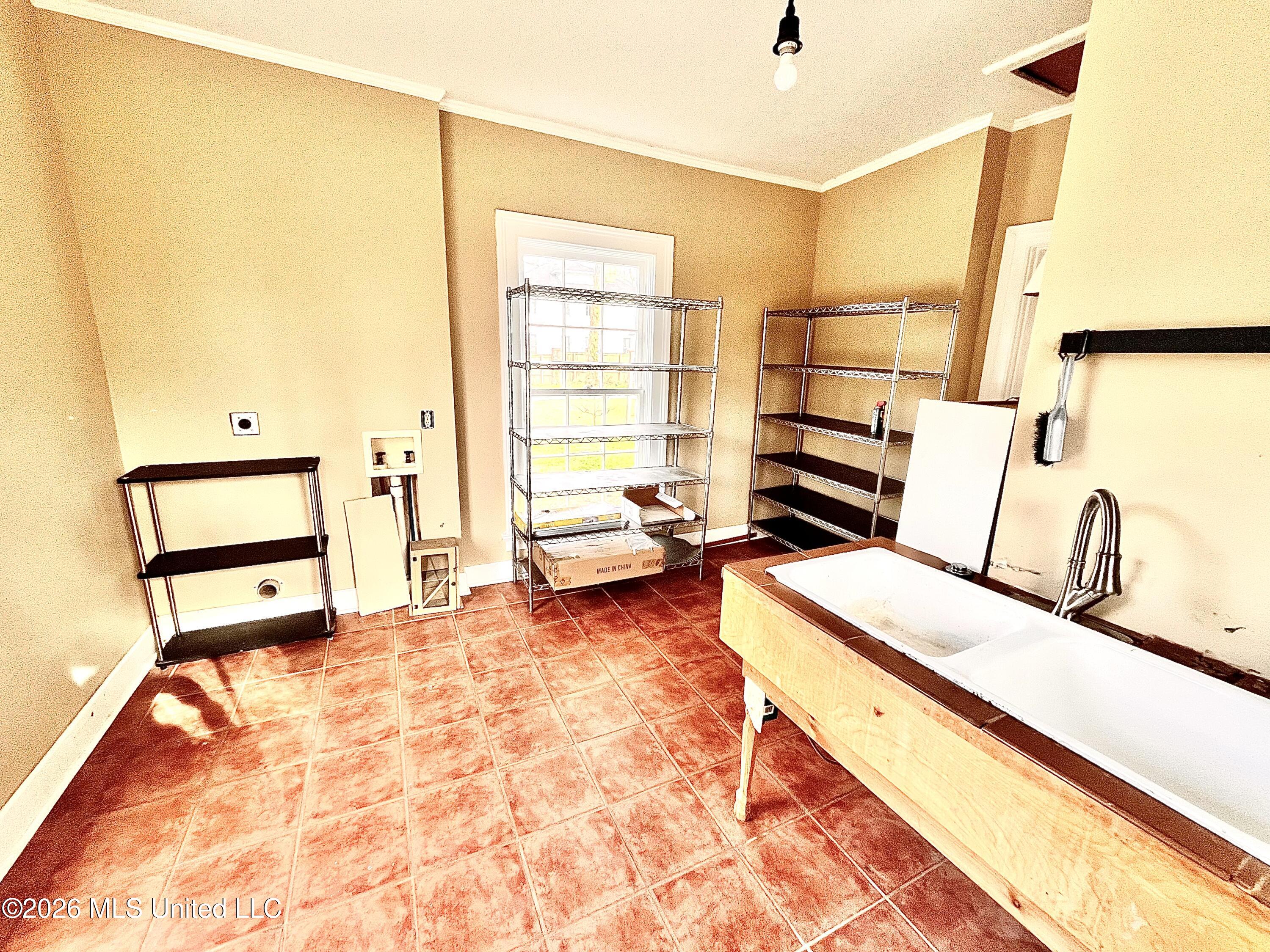 240 W Chulahoma Avenue