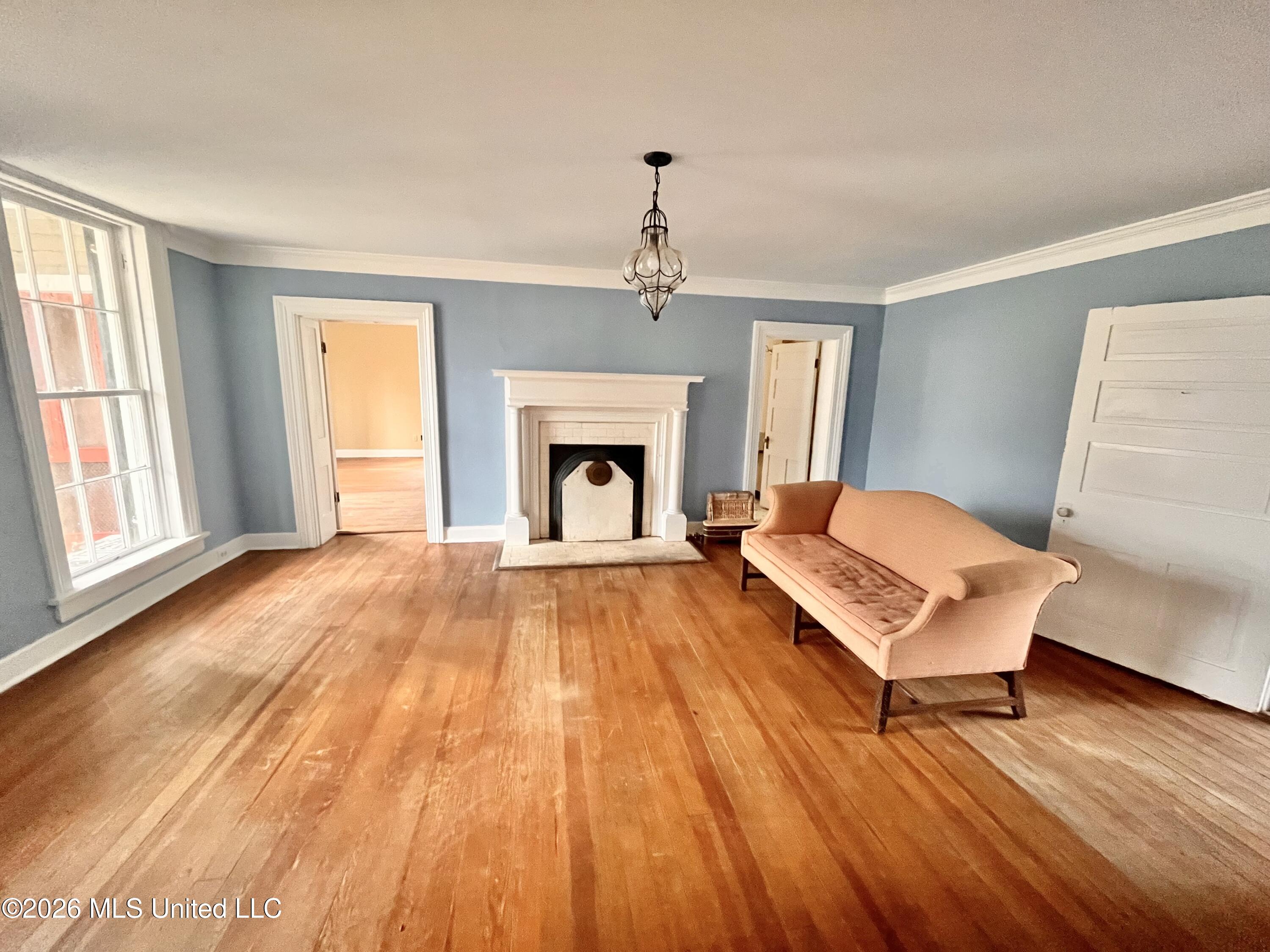 240 W Chulahoma Avenue