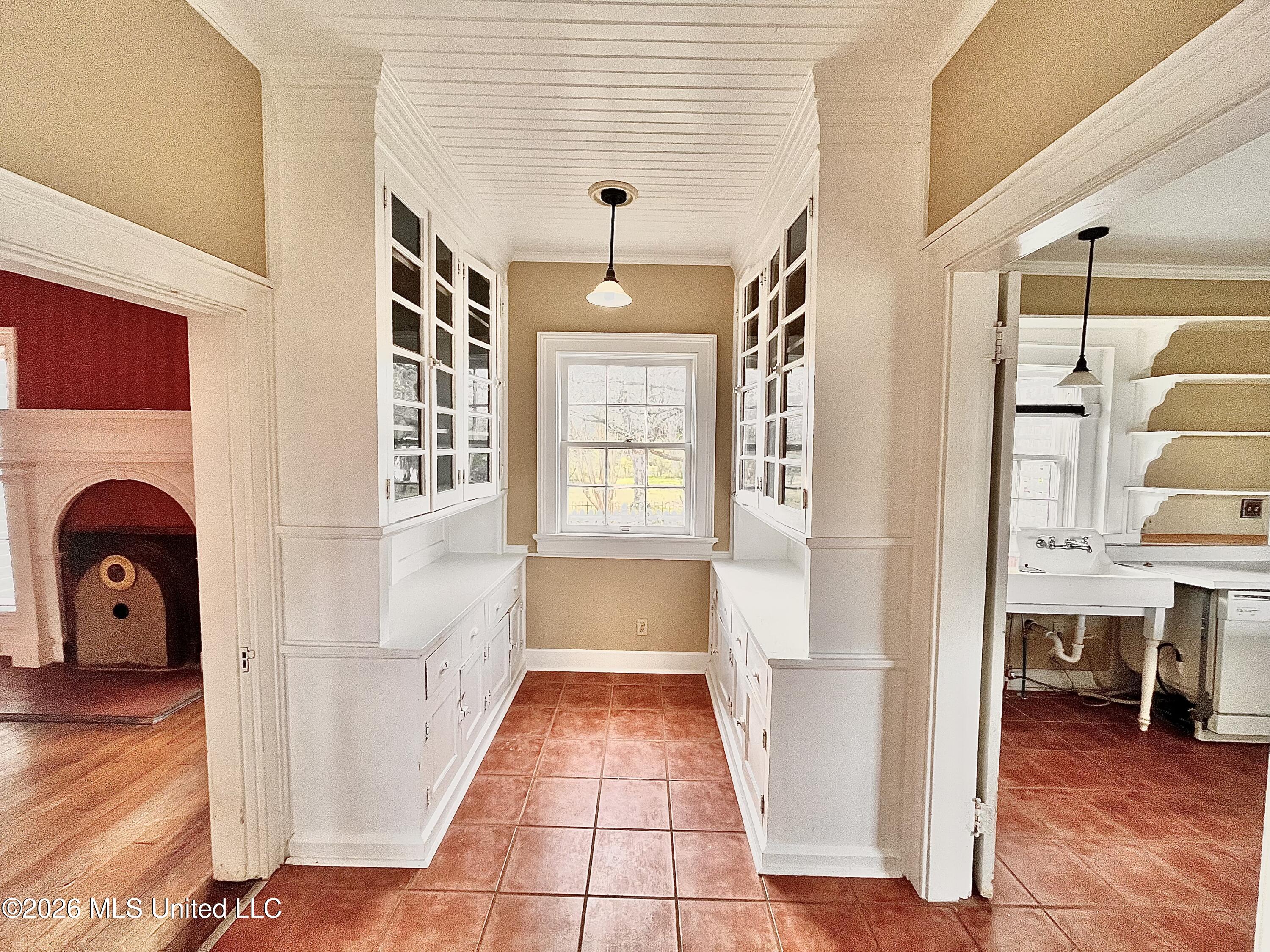 240 W Chulahoma Avenue