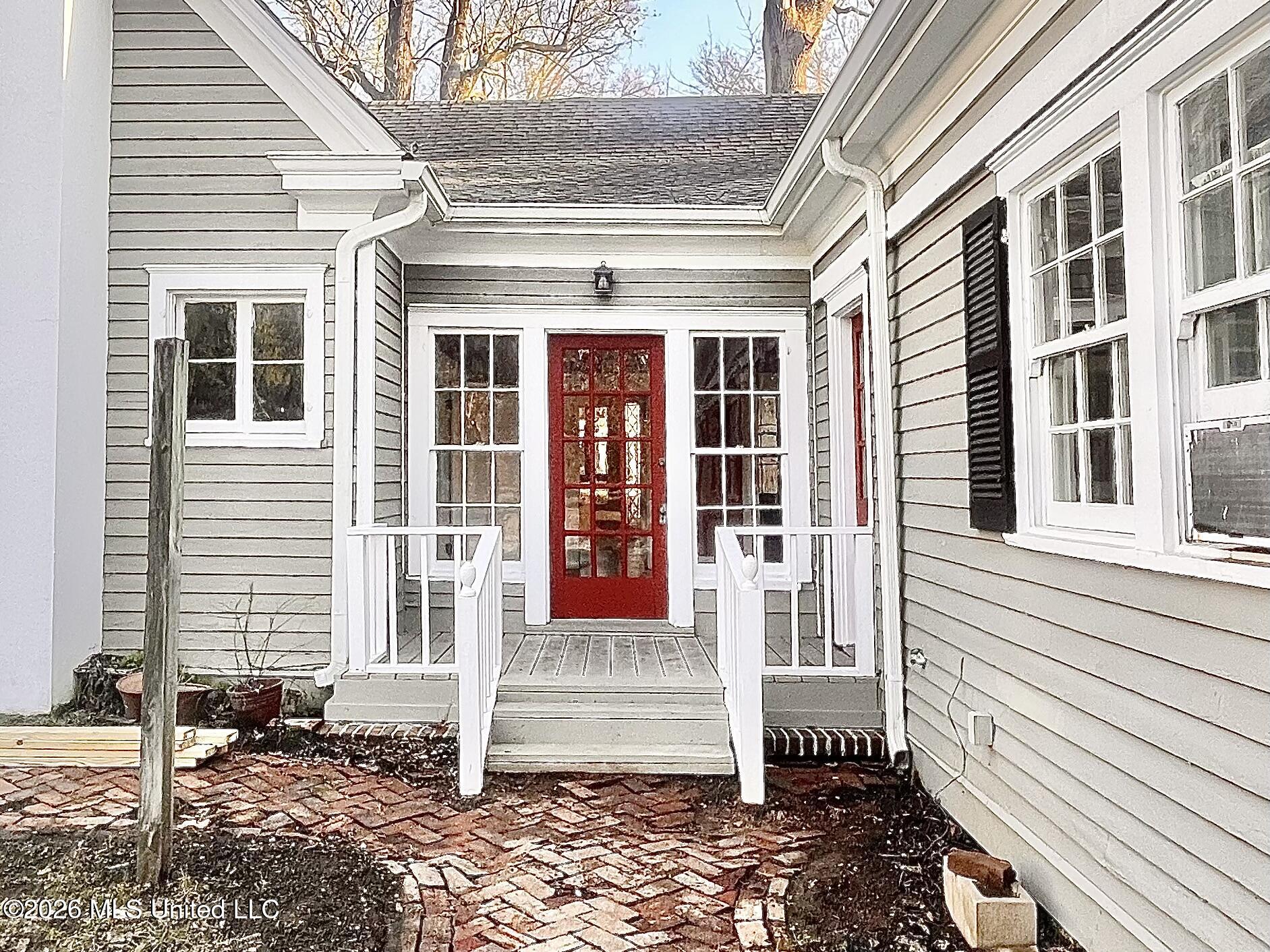 240 W Chulahoma Avenue