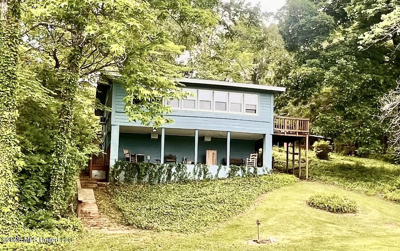 318 Lake Shore