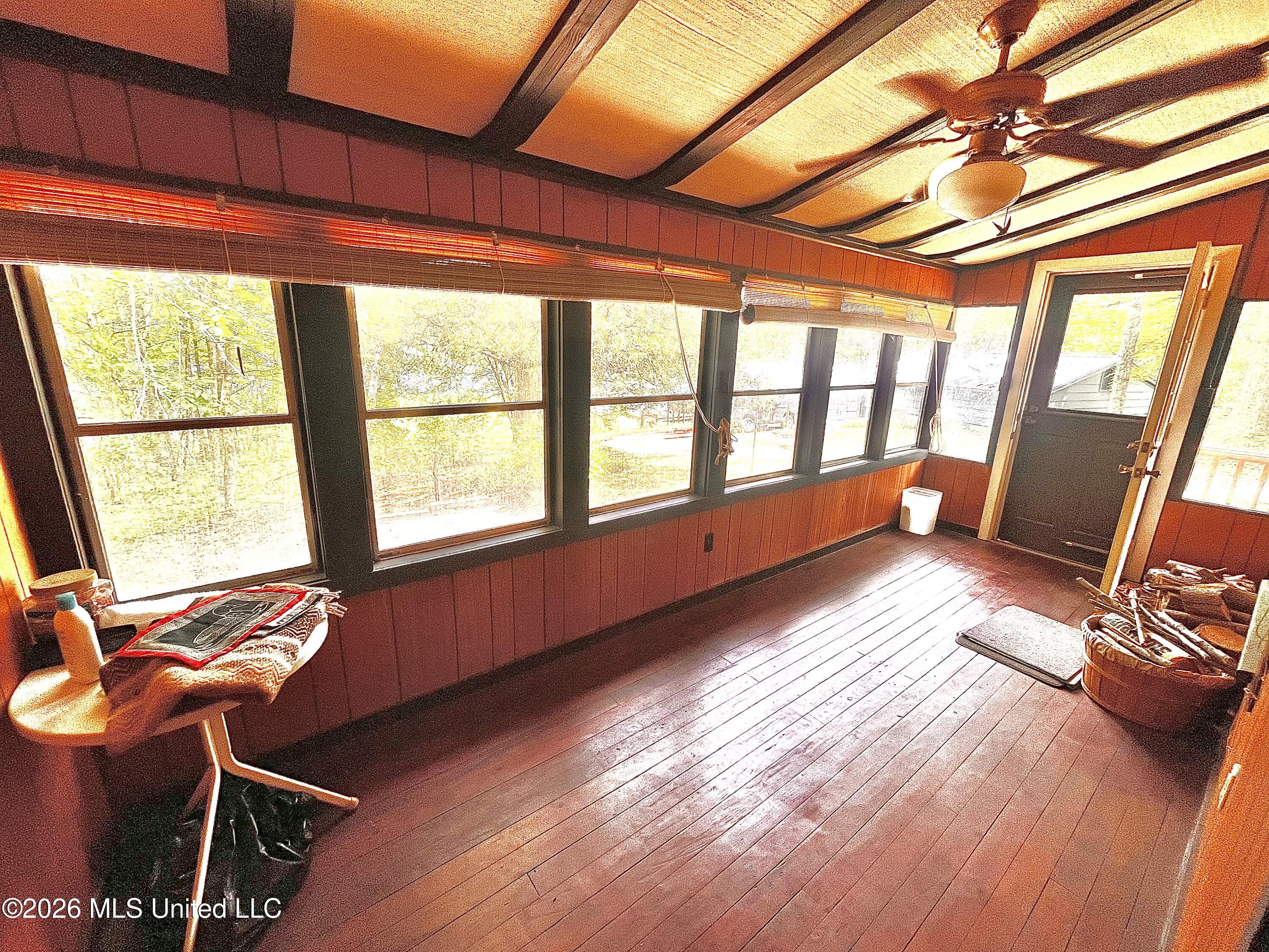 318 Lake Shore