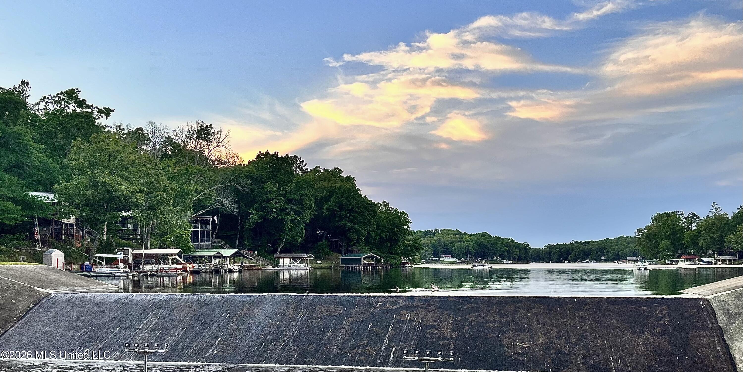 318 Lake Shore