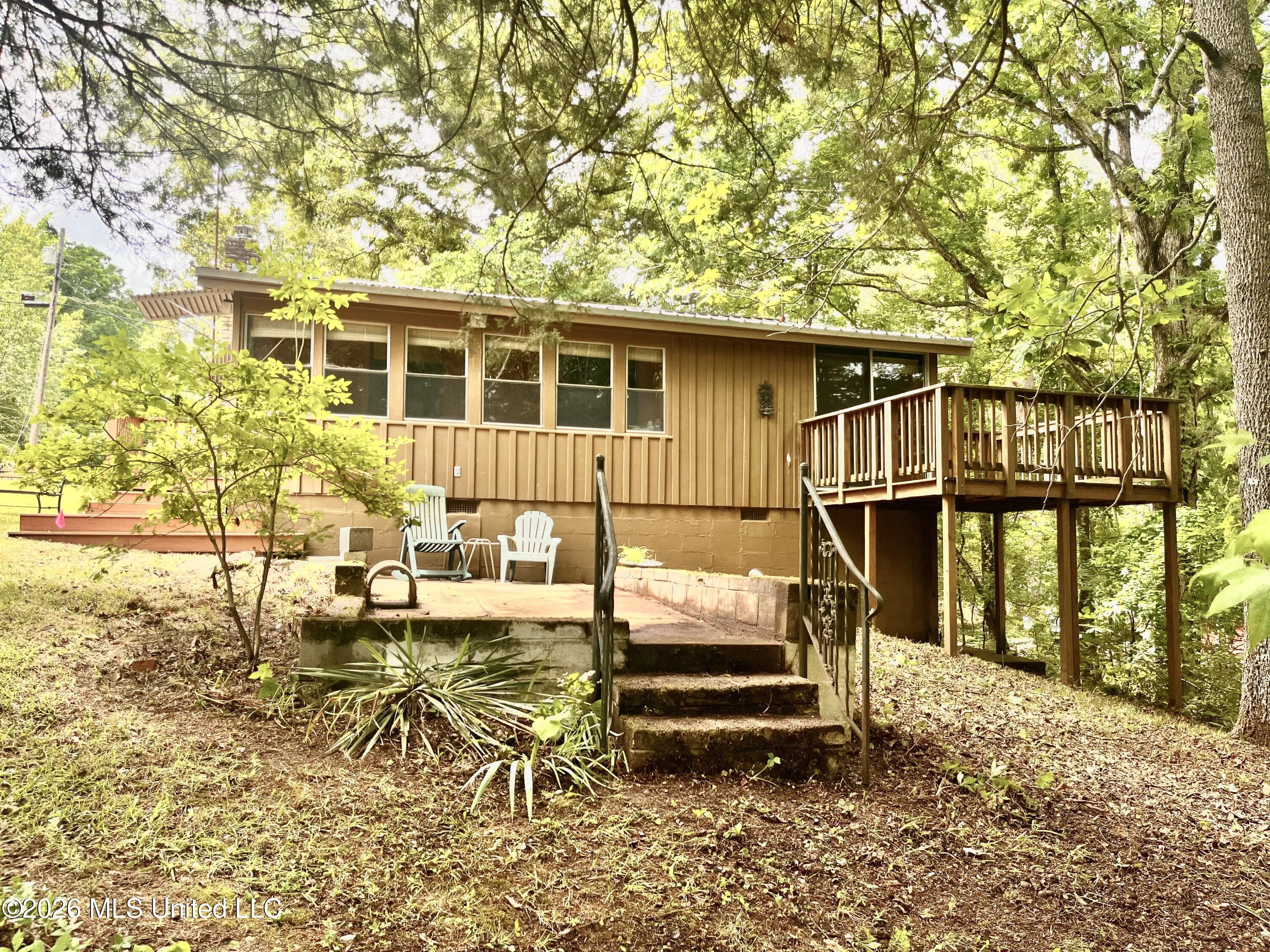 318 Lake Shore