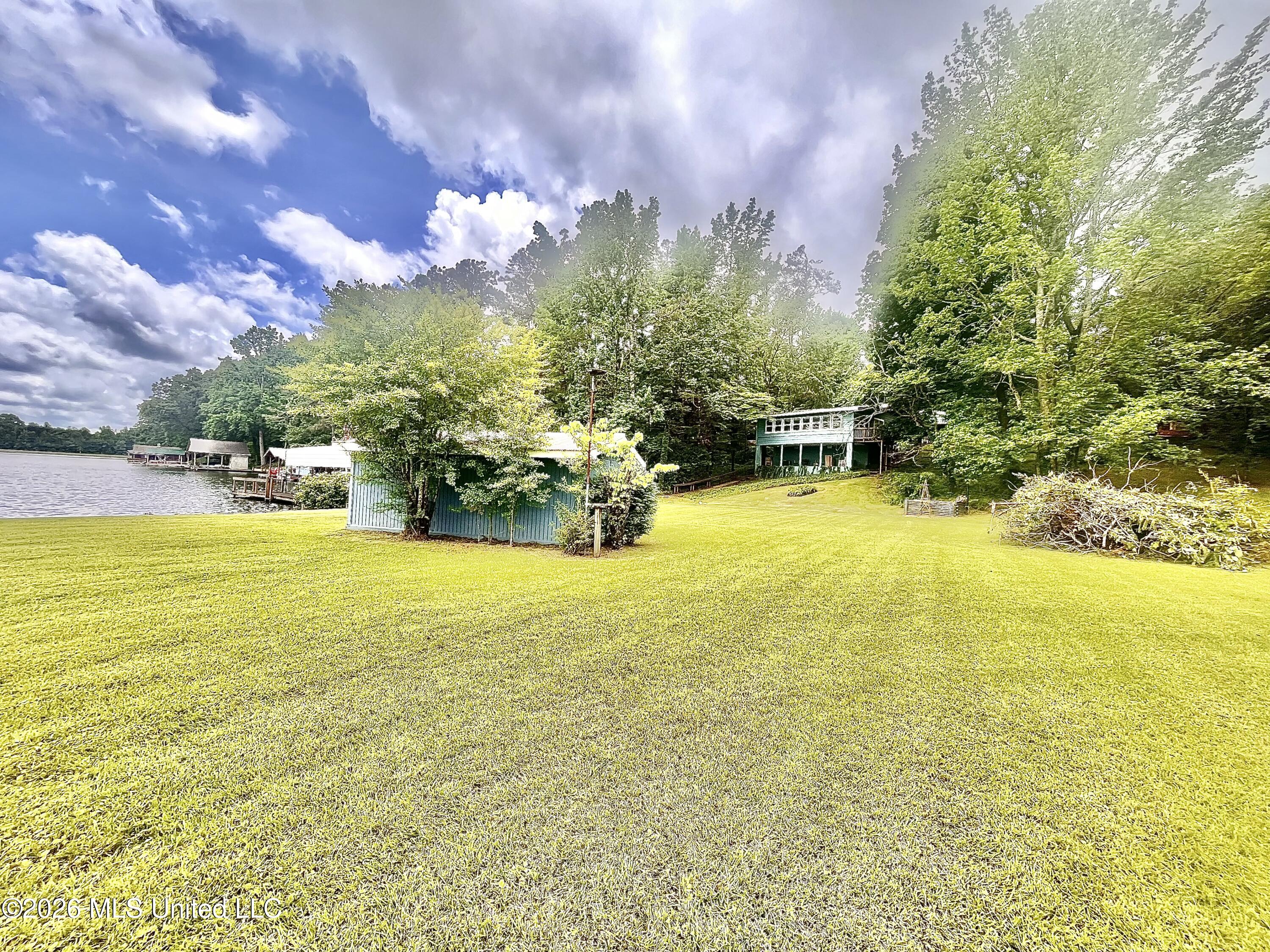 318 Lake Shore