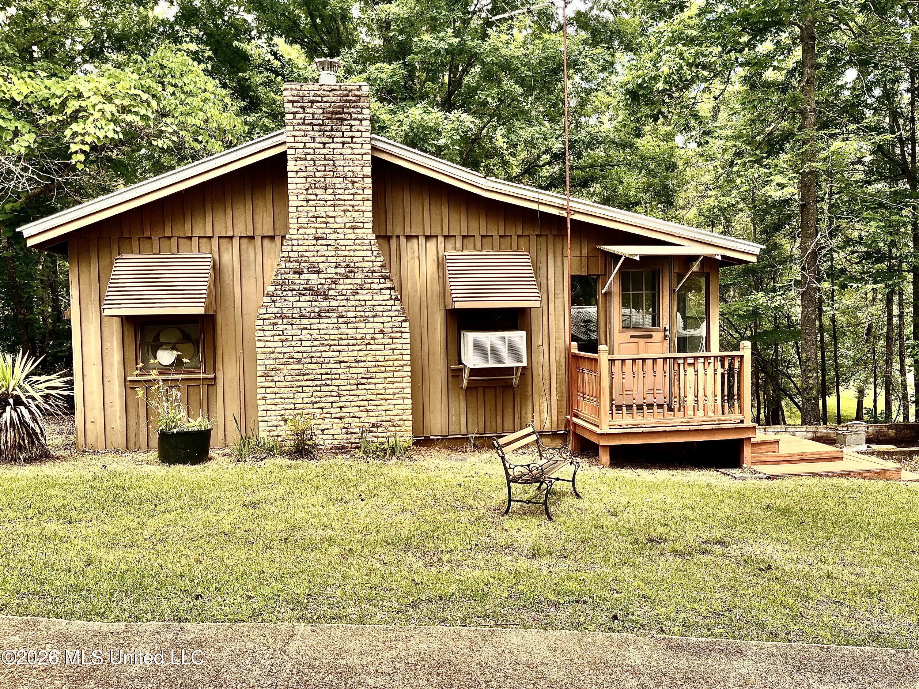 318 Lake Shore