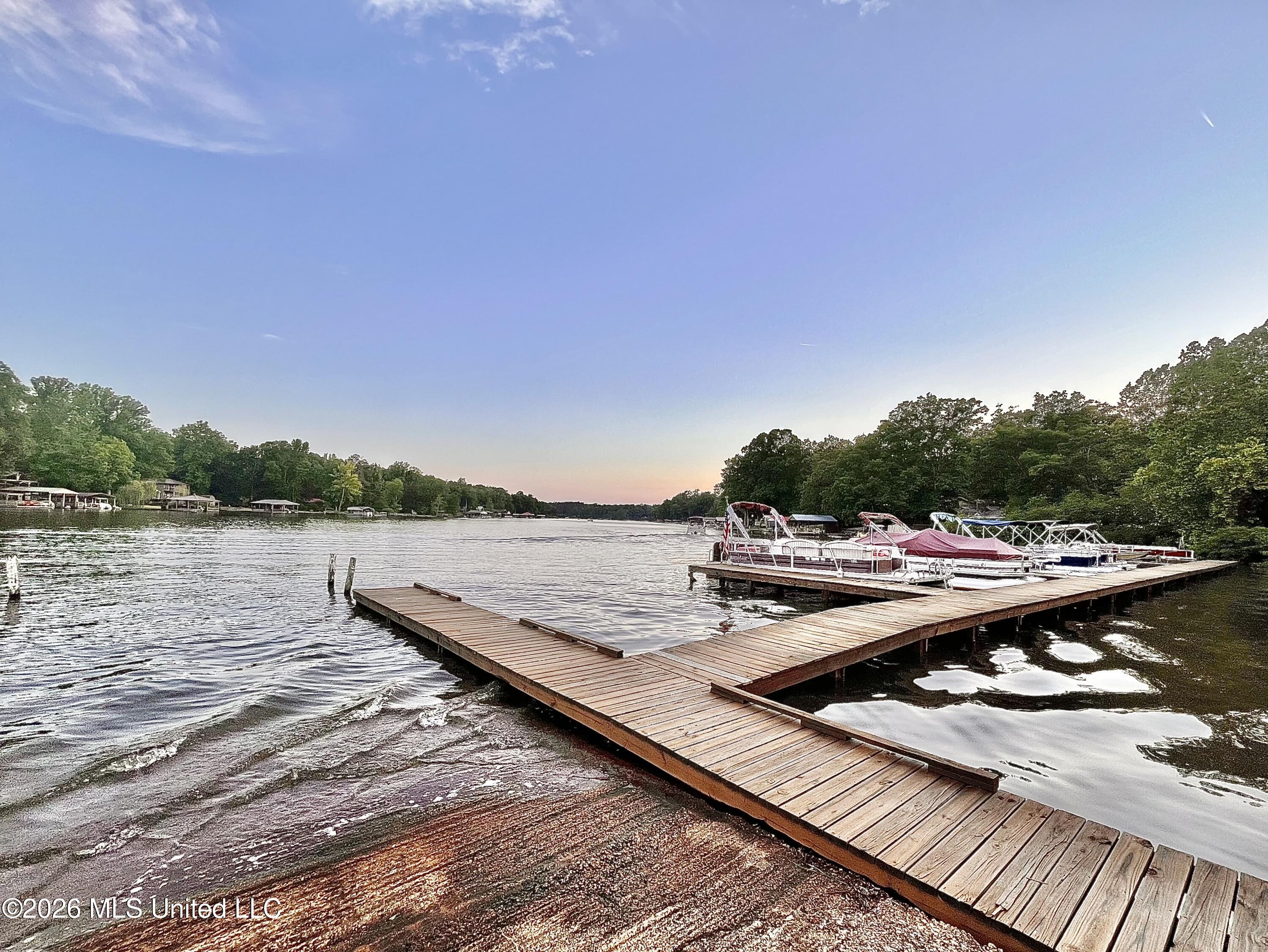 318 Lake Shore
