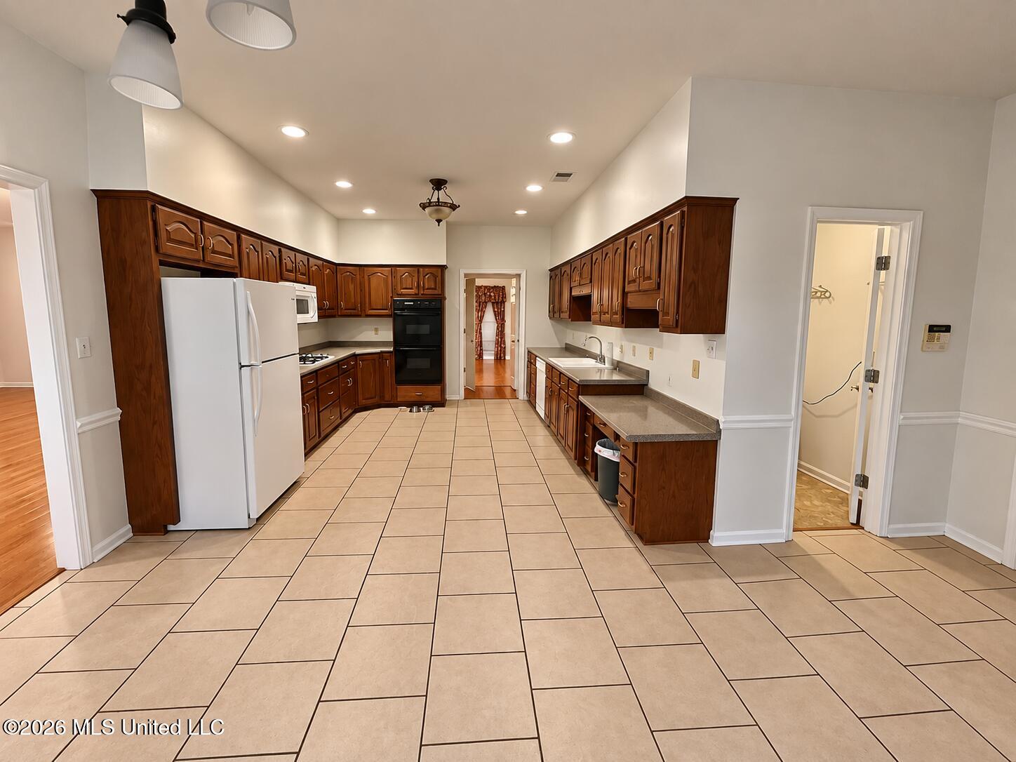 8885 Cedar Crest Lane