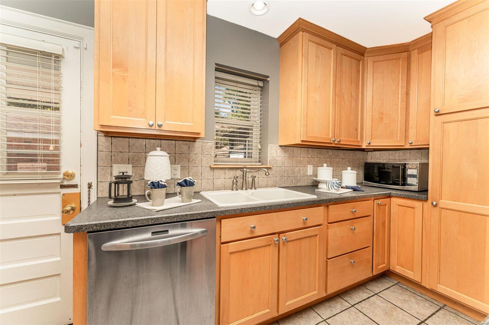 417 N Jackson Avenue