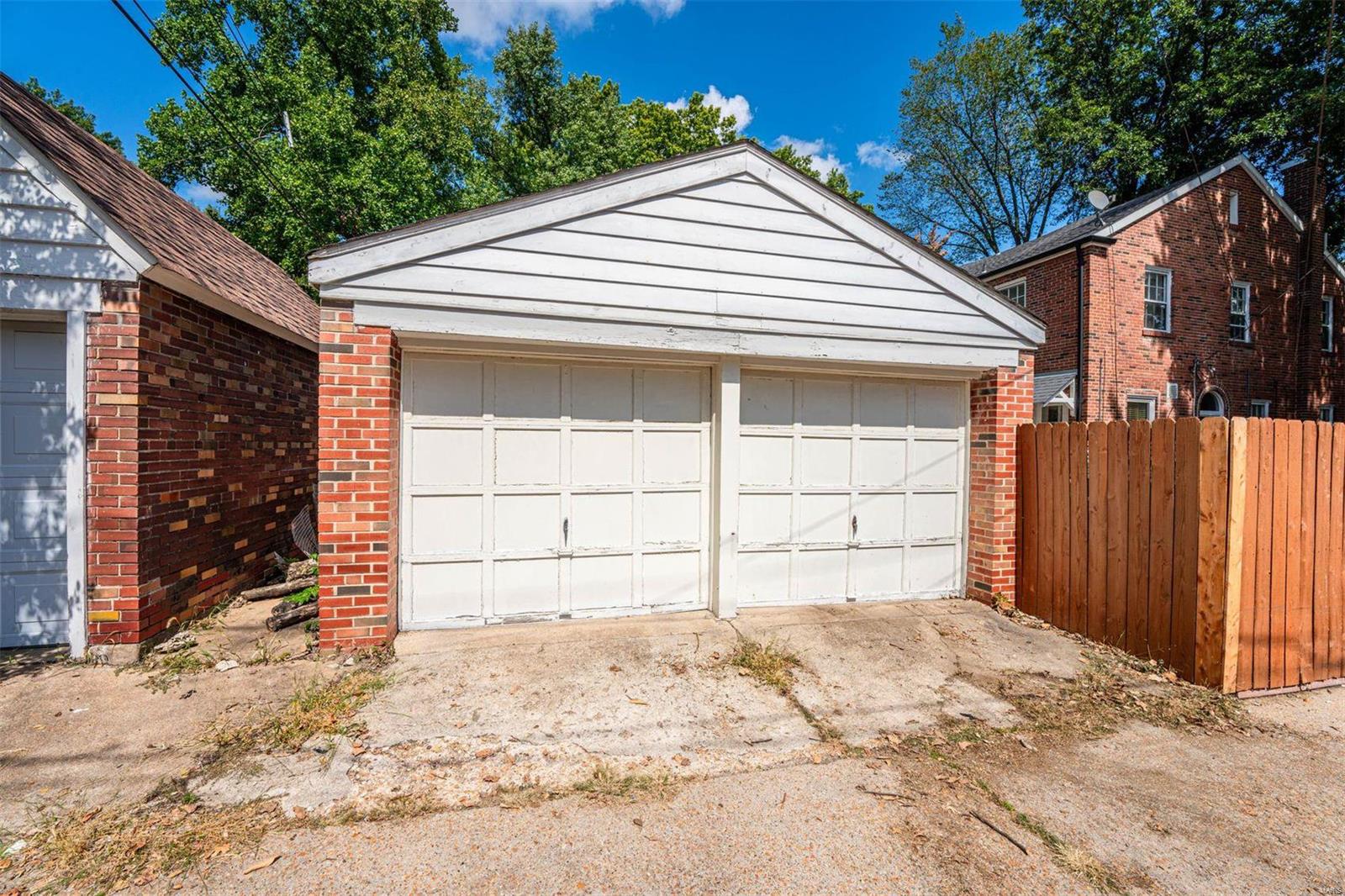 417 N Jackson Avenue