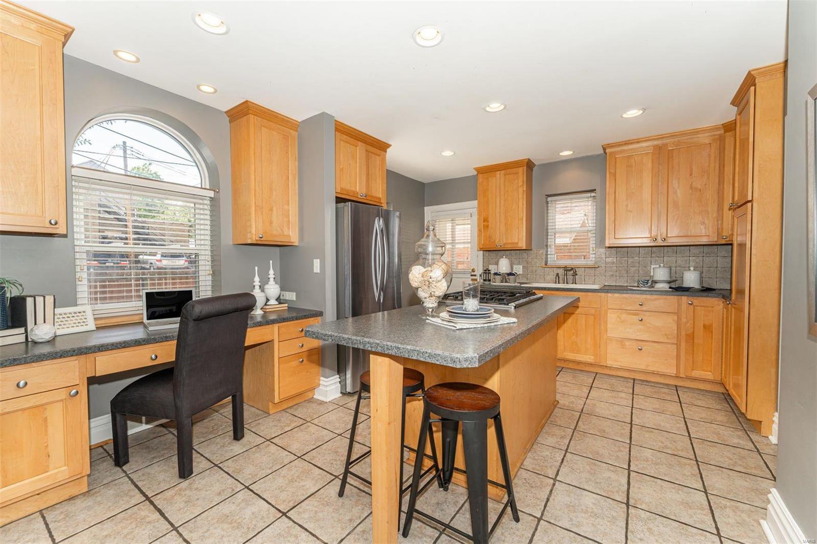 417 N Jackson Avenue