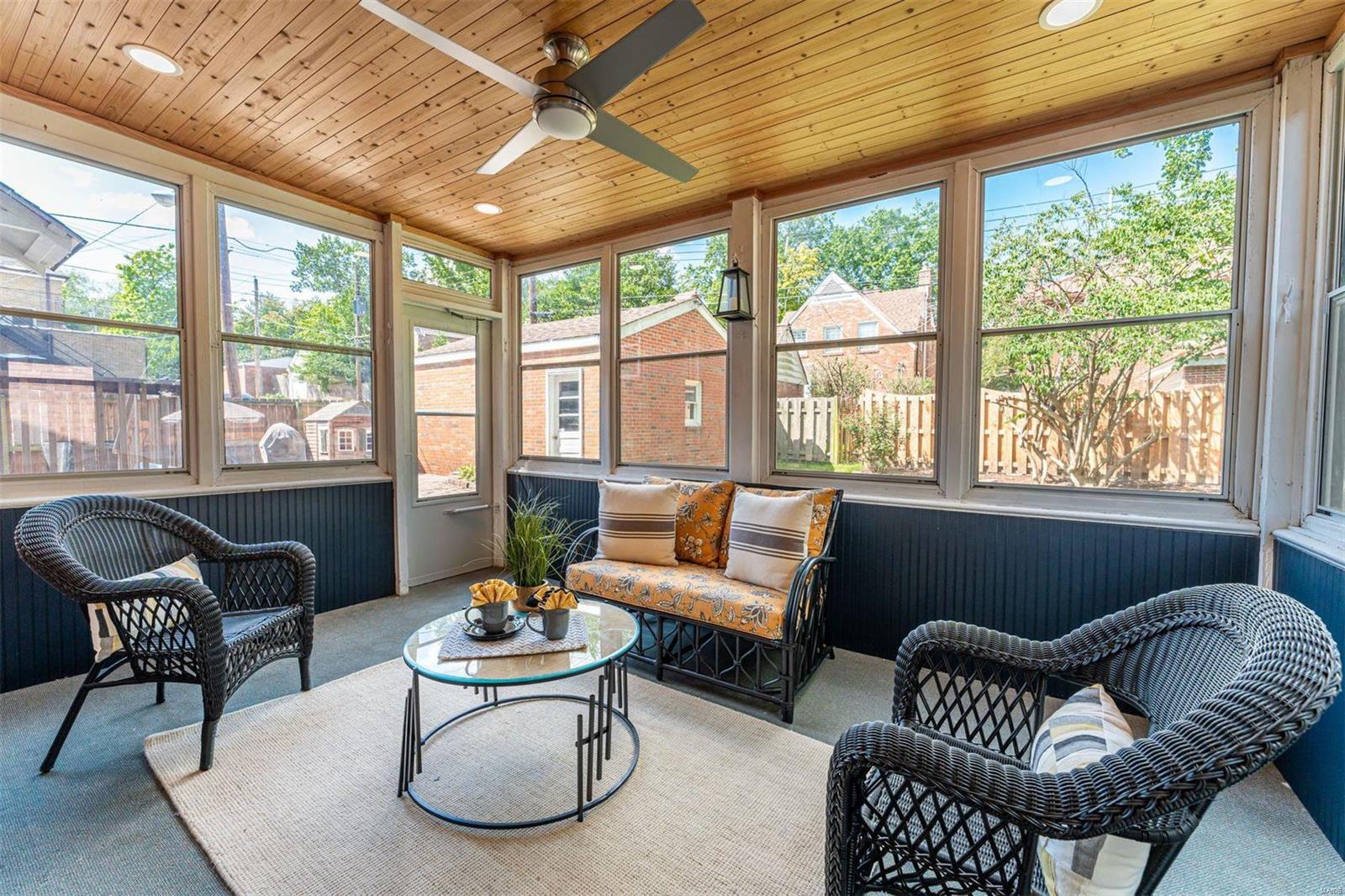 417 N Jackson Avenue