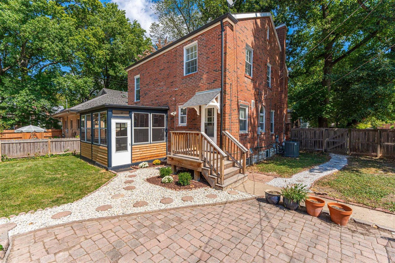 417 N Jackson Avenue