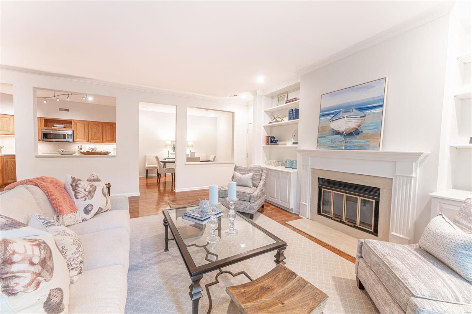 312 N Meramec Avenue Unit: 200