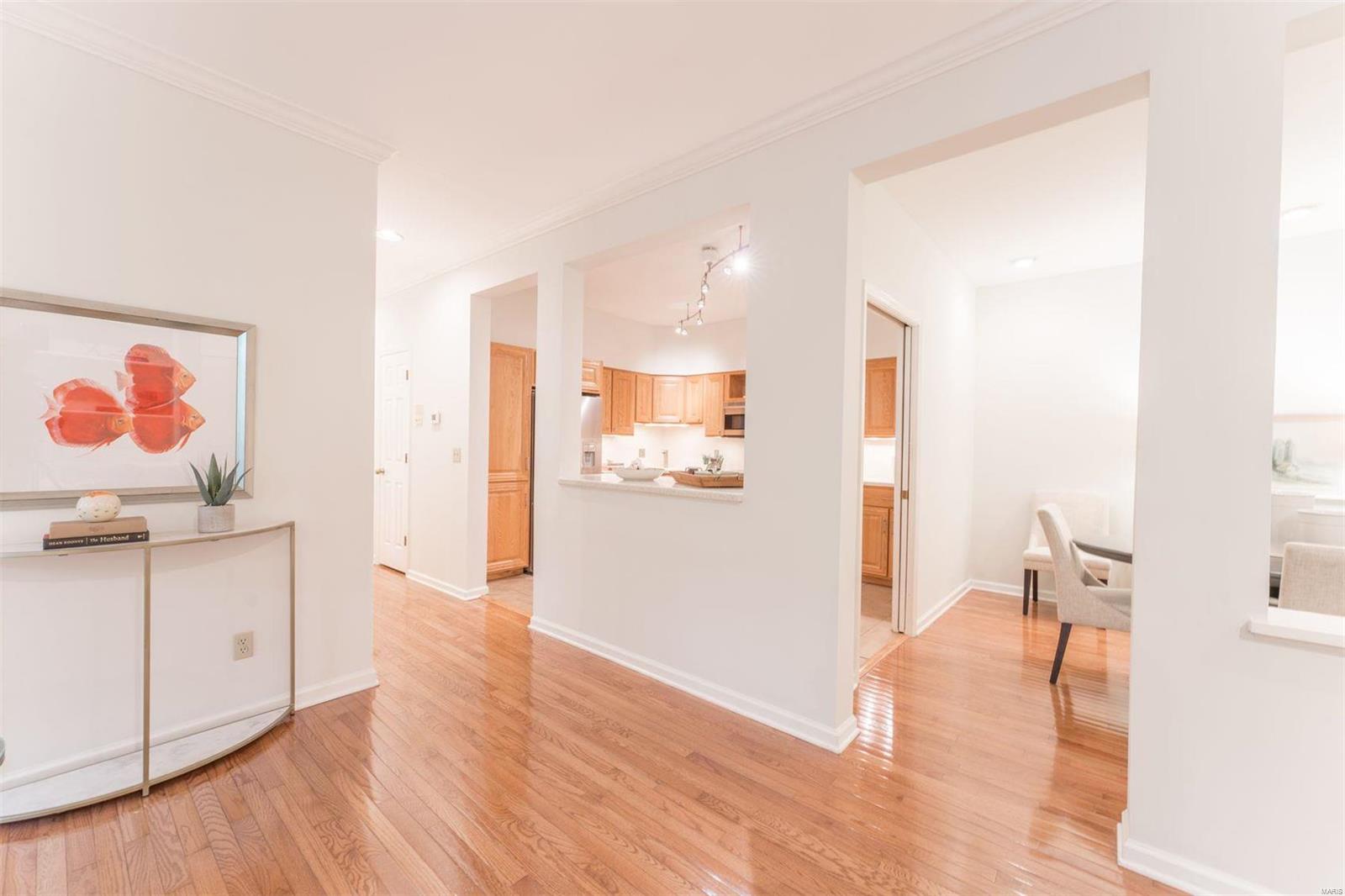 312 N Meramec Avenue Unit: 200